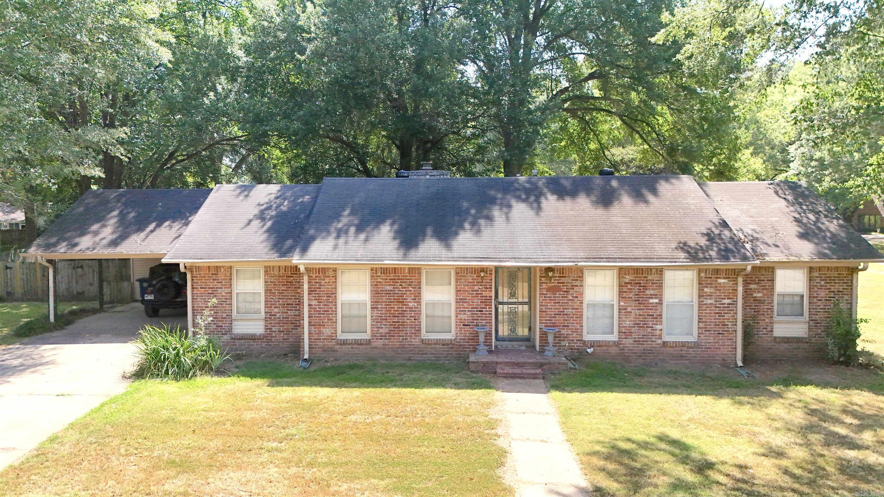 1005 Cherry Lane Property Photo 2