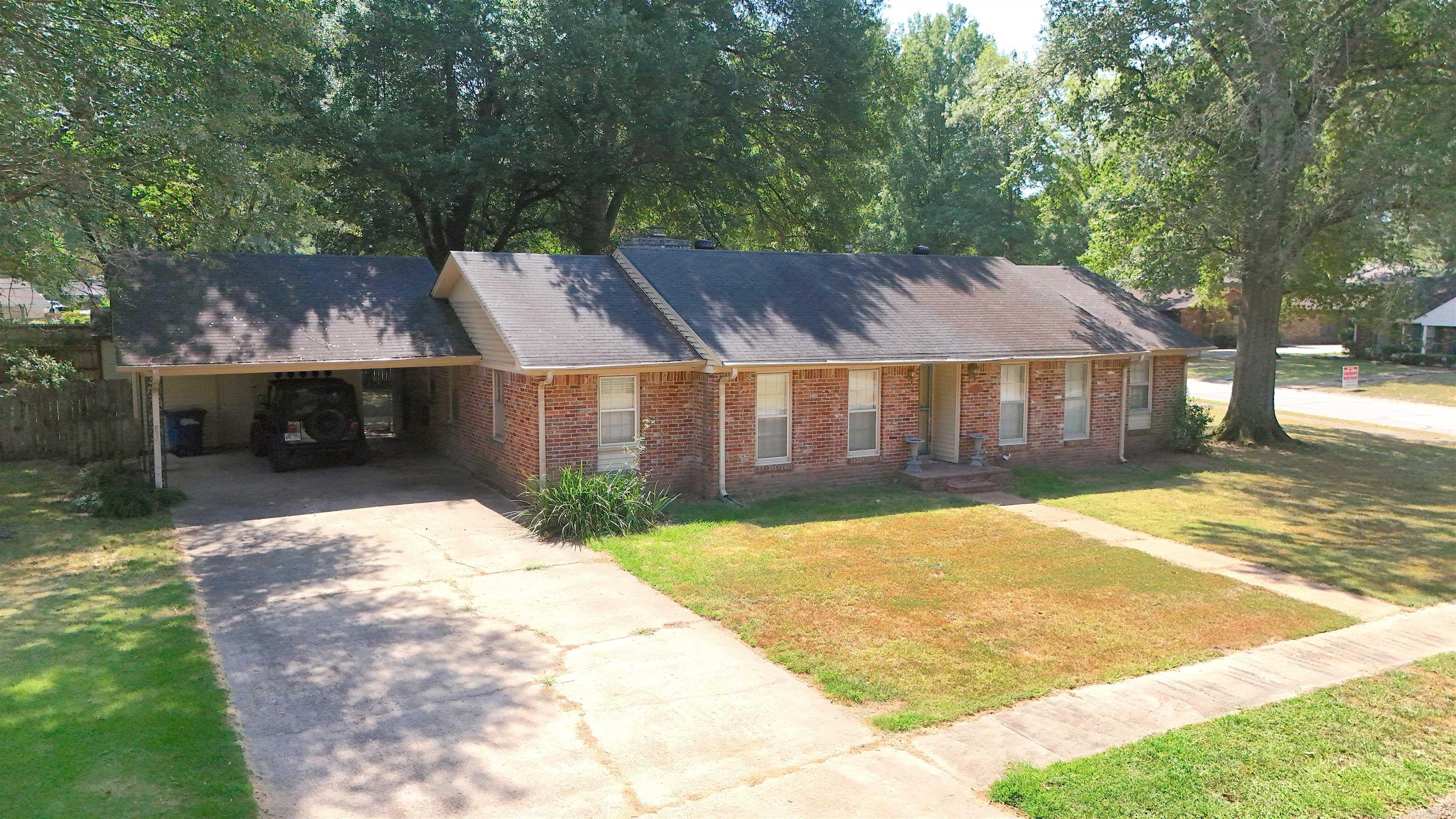 1005 Cherry Lane Property Photo 3