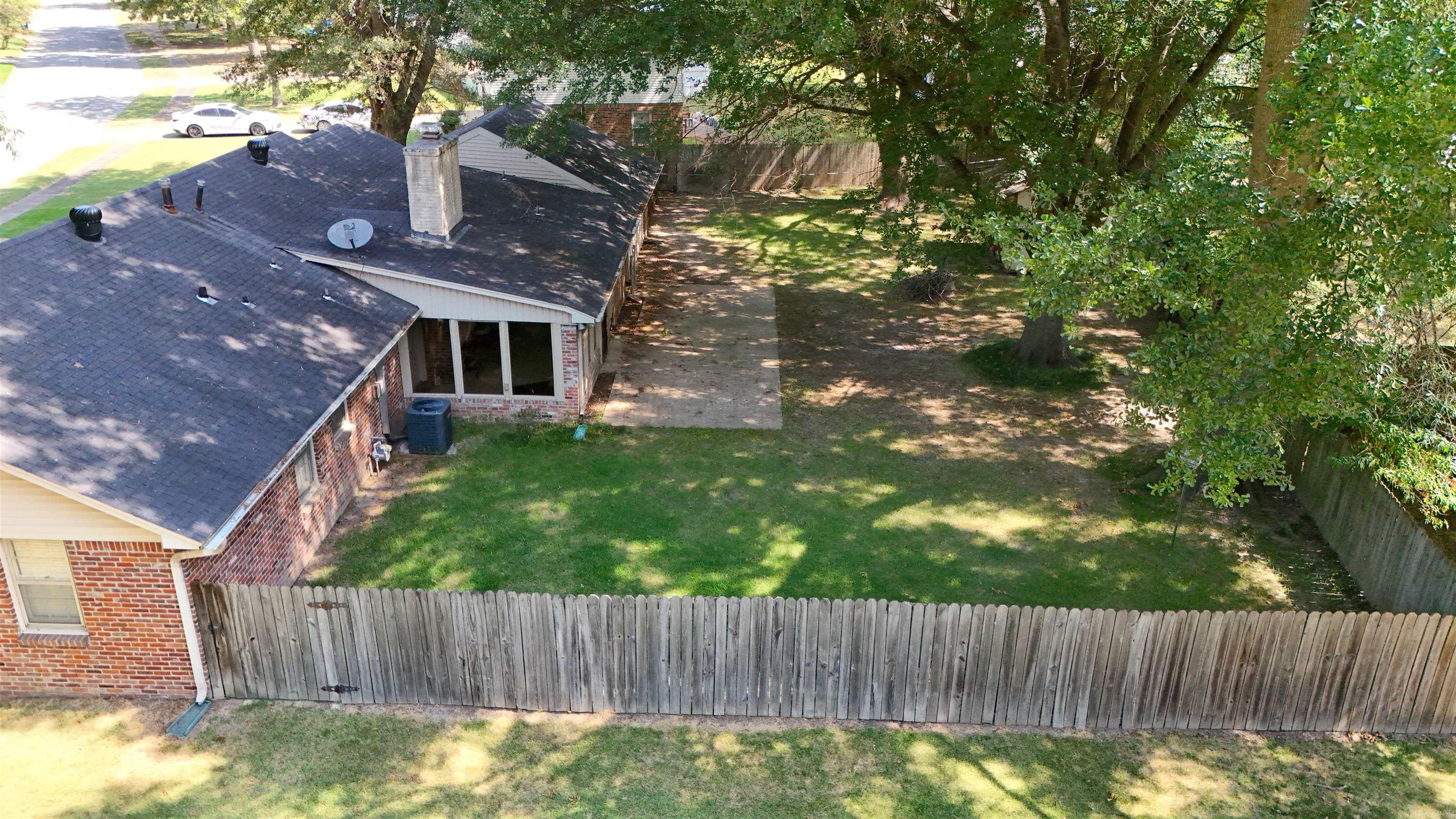 1005 Cherry Lane Property Photo 4