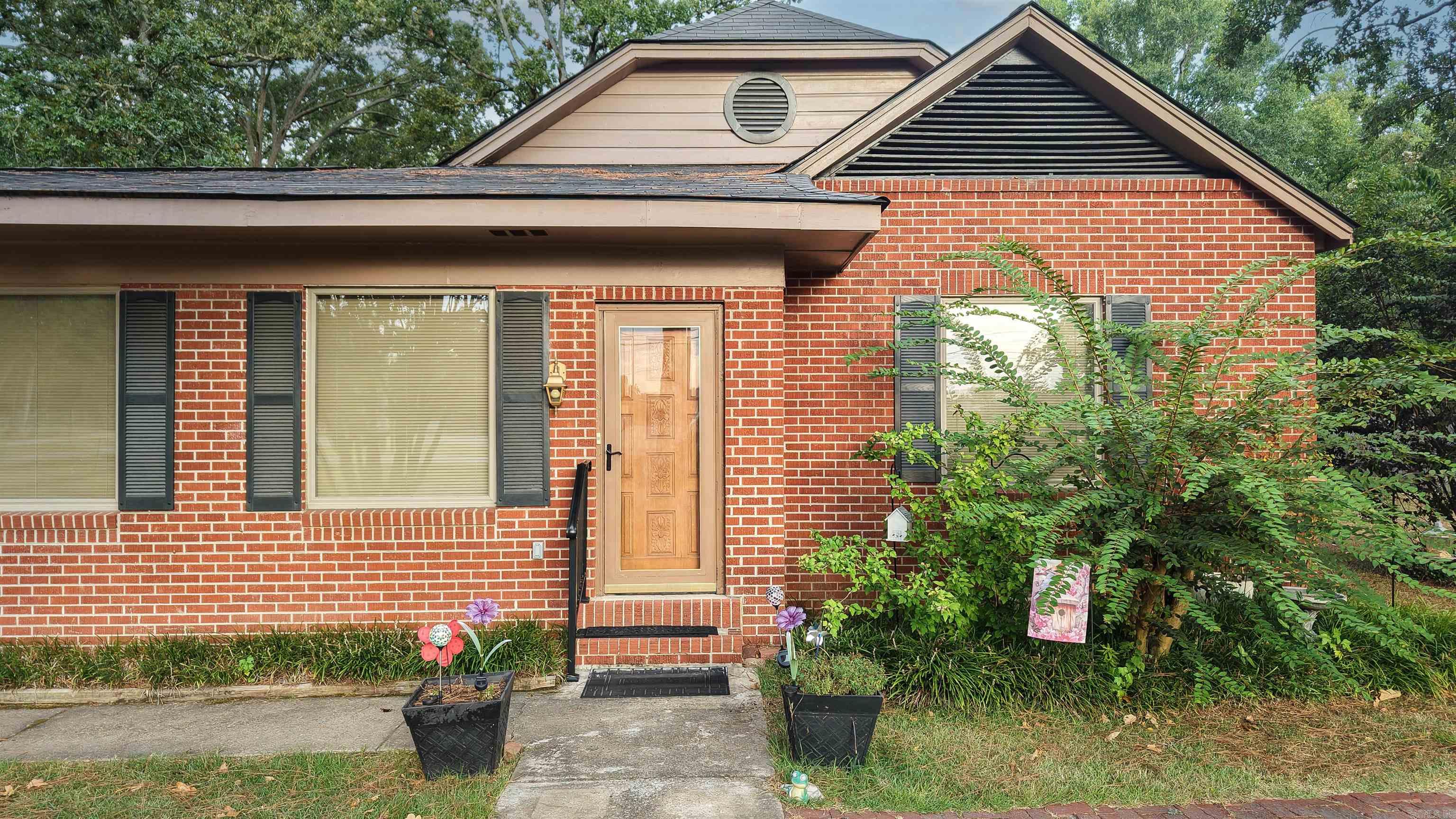 3604 Oakwood Property Photo 1