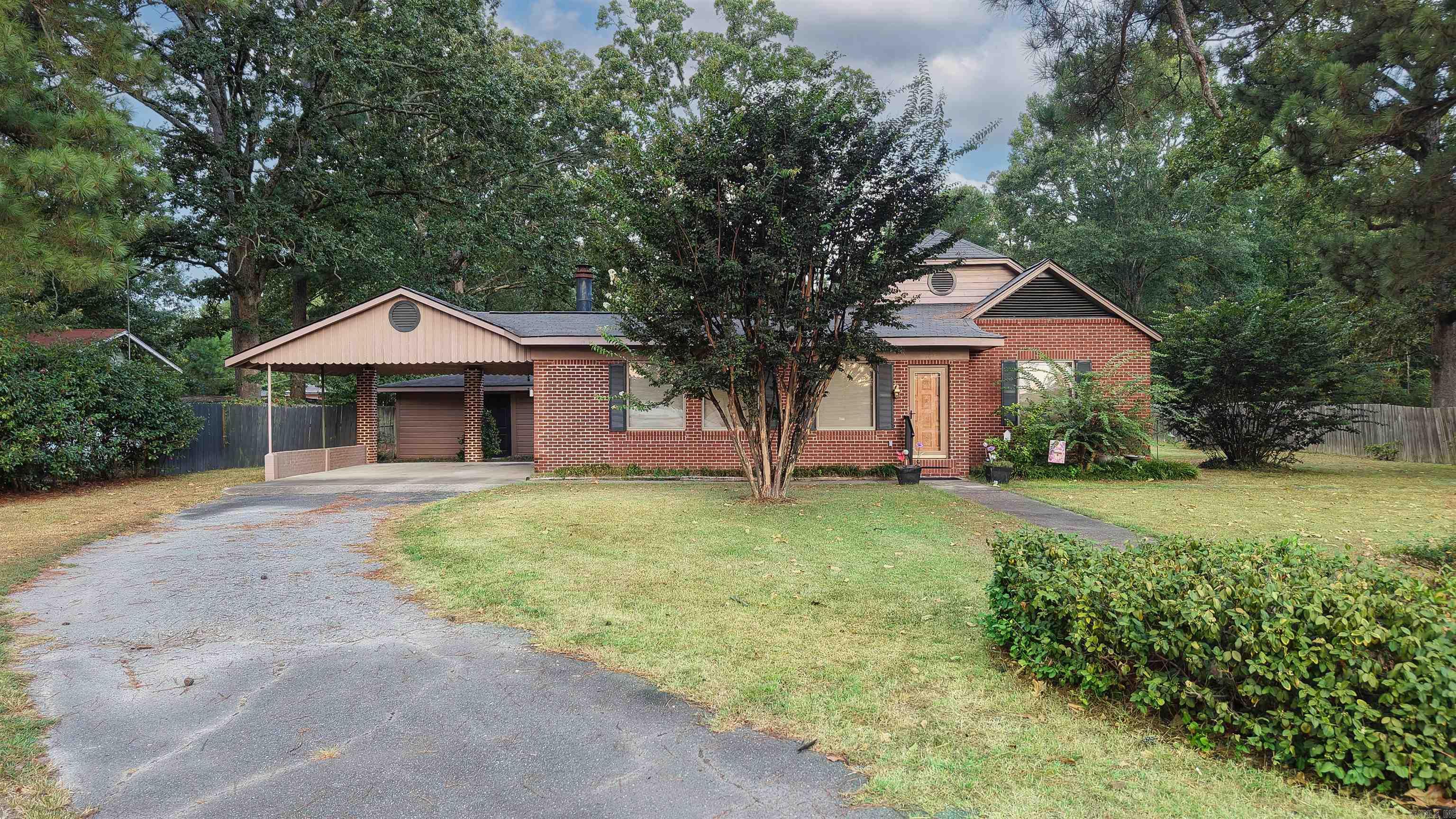 3604 Oakwood Property Photo 2