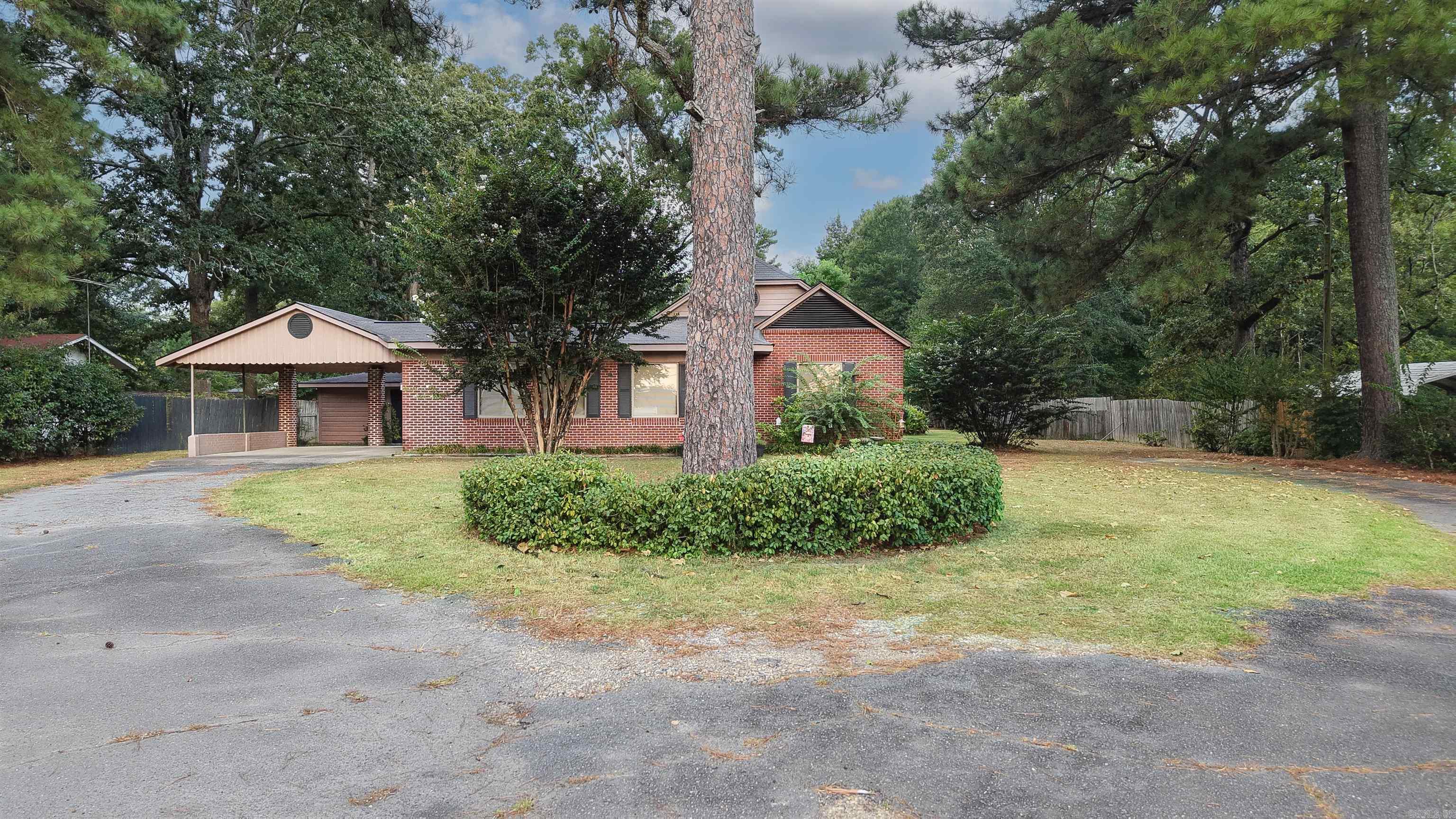 3604 Oakwood Property Photo 3
