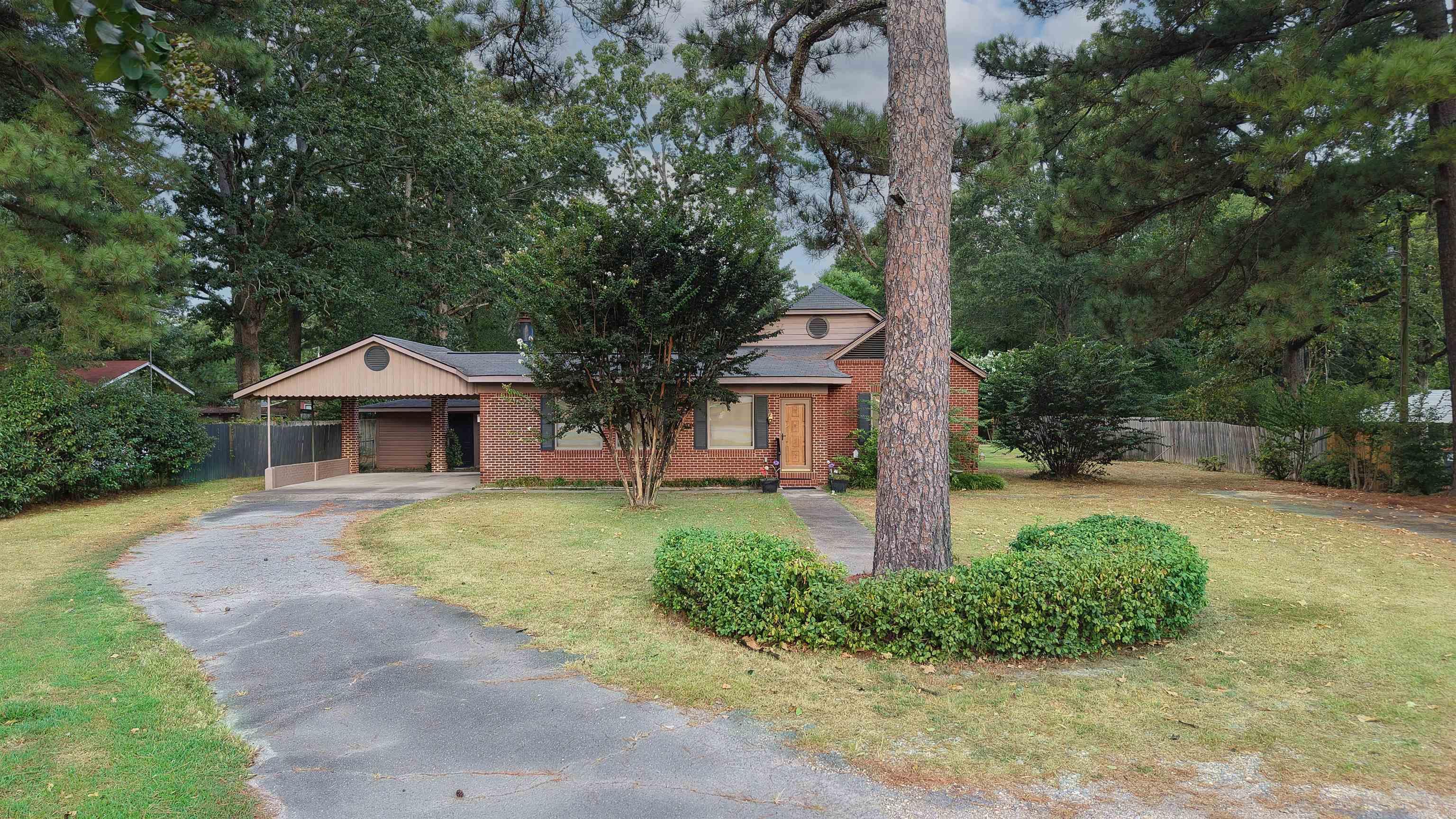 3604 Oakwood Property Photo 4
