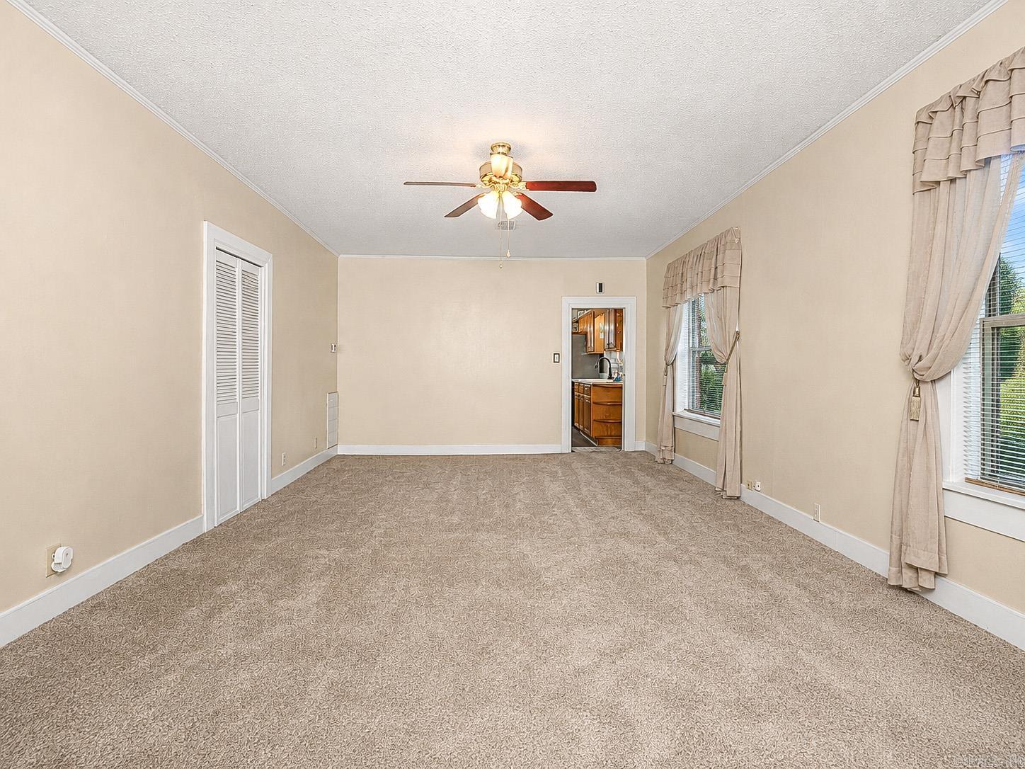 3604 Oakwood Property Photo 9