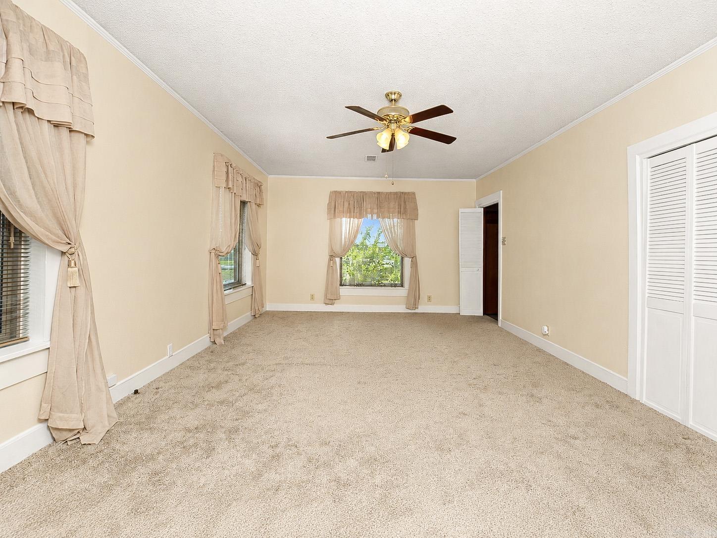 3604 Oakwood Property Photo 10