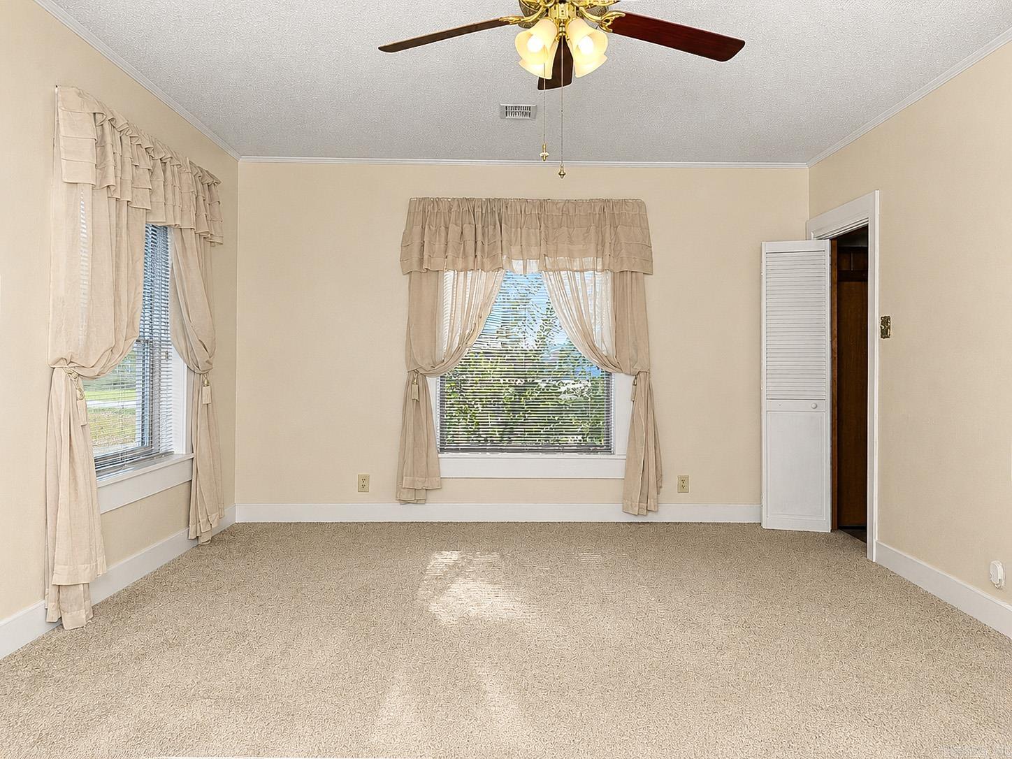 3604 Oakwood Property Photo 11
