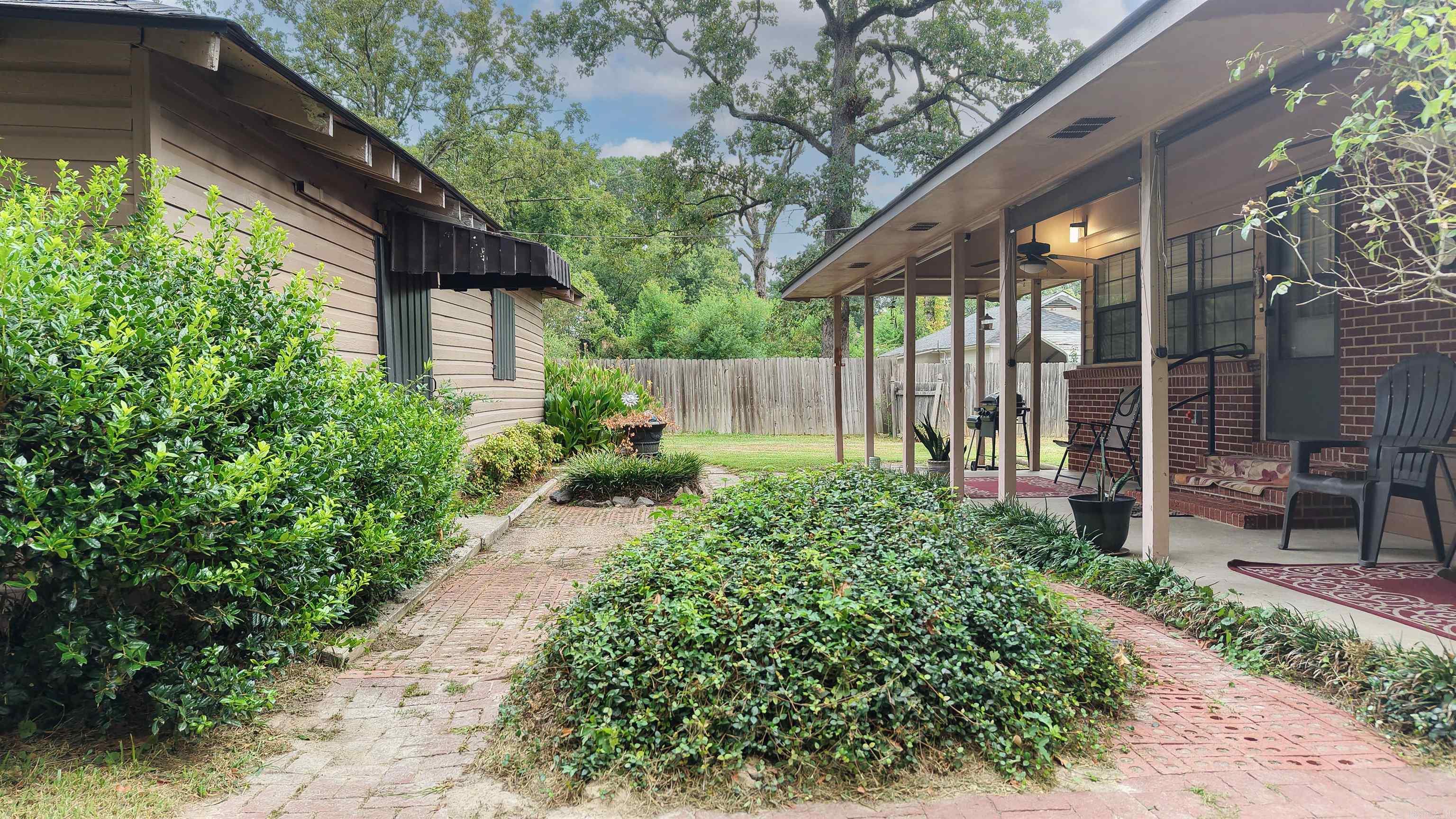 3604 Oakwood Property Photo 22