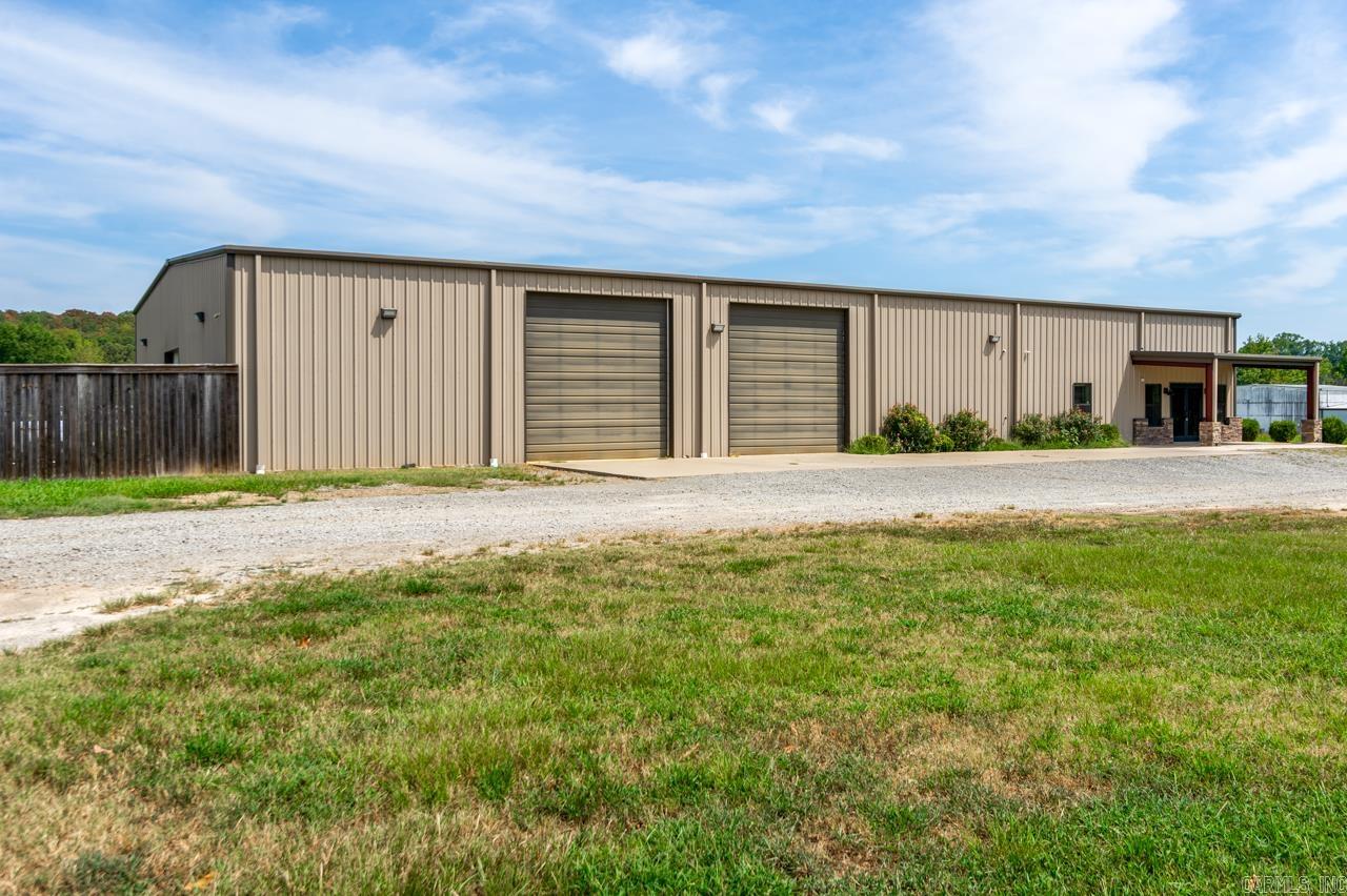 11 Diamond Ice Property Photo 2