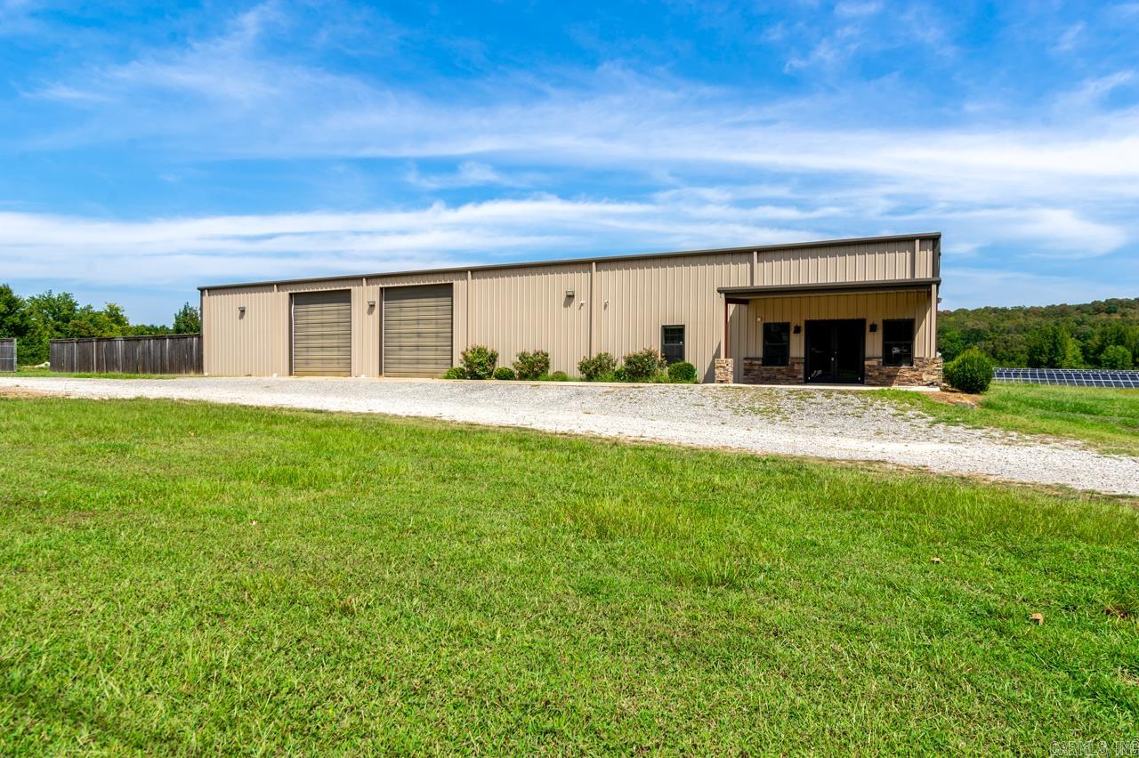 11 Diamond Ice Property Photo 4