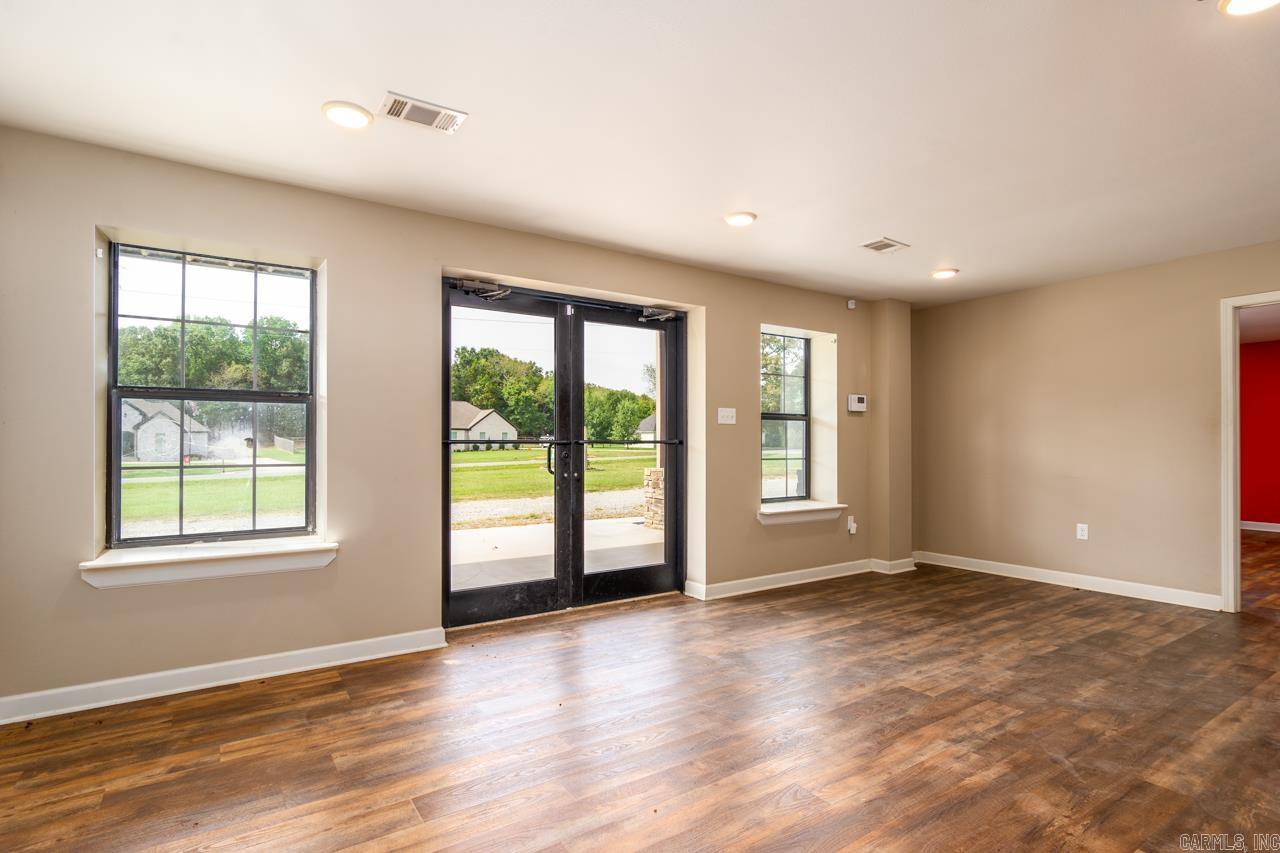 11 Diamond Ice Property Photo 7