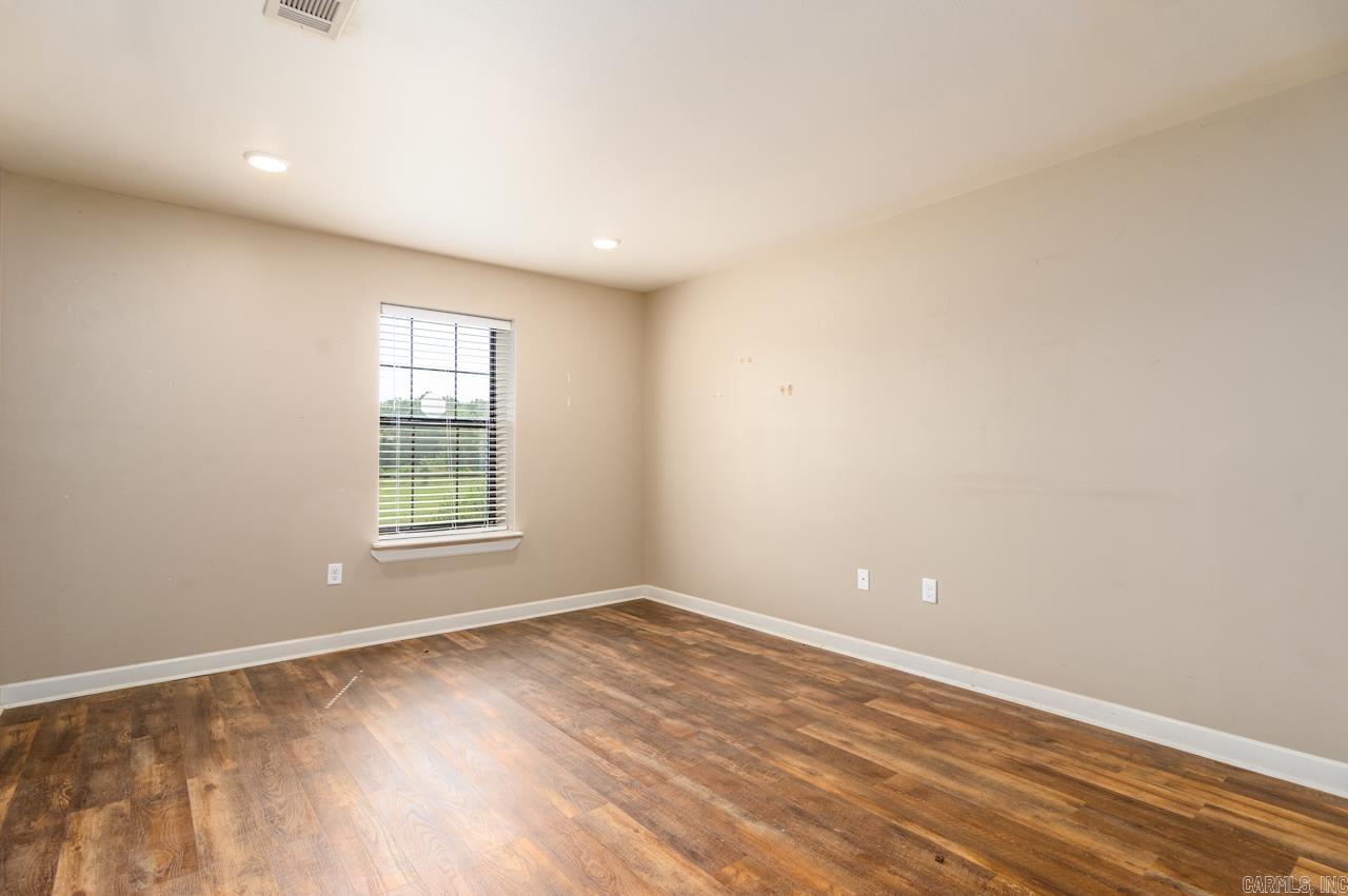 11 Diamond Ice Property Photo 16
