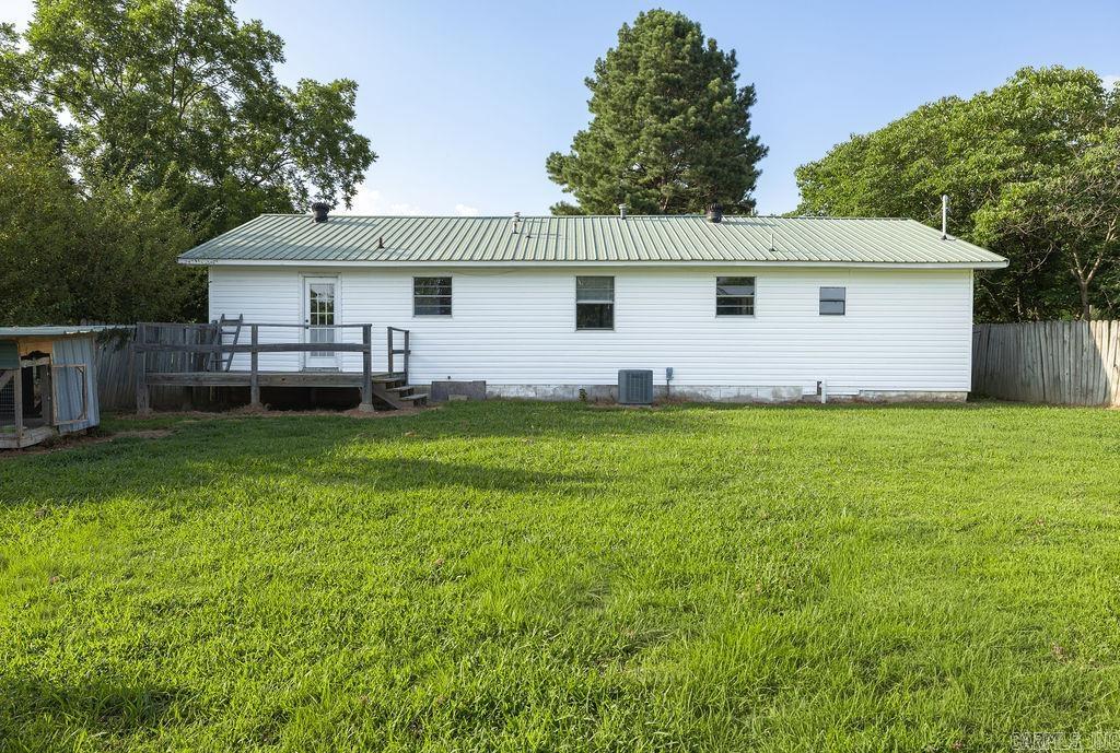 206 E Spring Street Property Photo 4