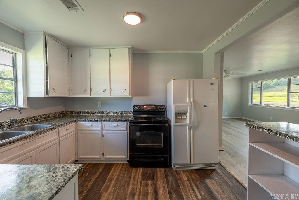 206 E Spring Street Property Photo 7