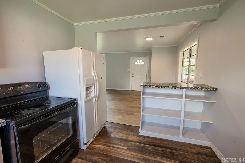 206 E Spring Street Property Photo 9