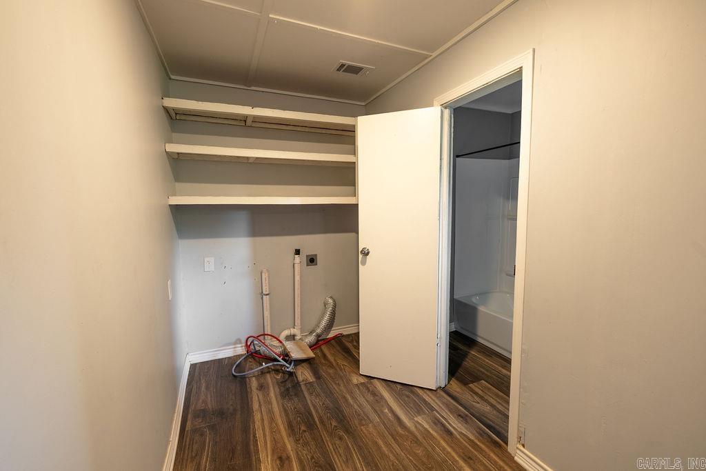 206 E Spring Street Property Photo 10