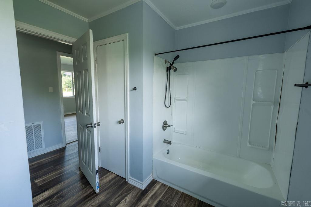 206 E Spring Street Property Photo 17