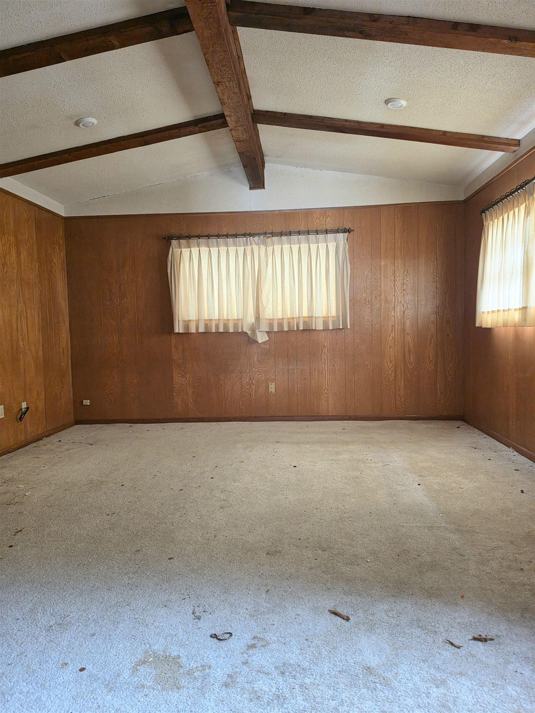 1208 Crestwood Dr Property Photo 5