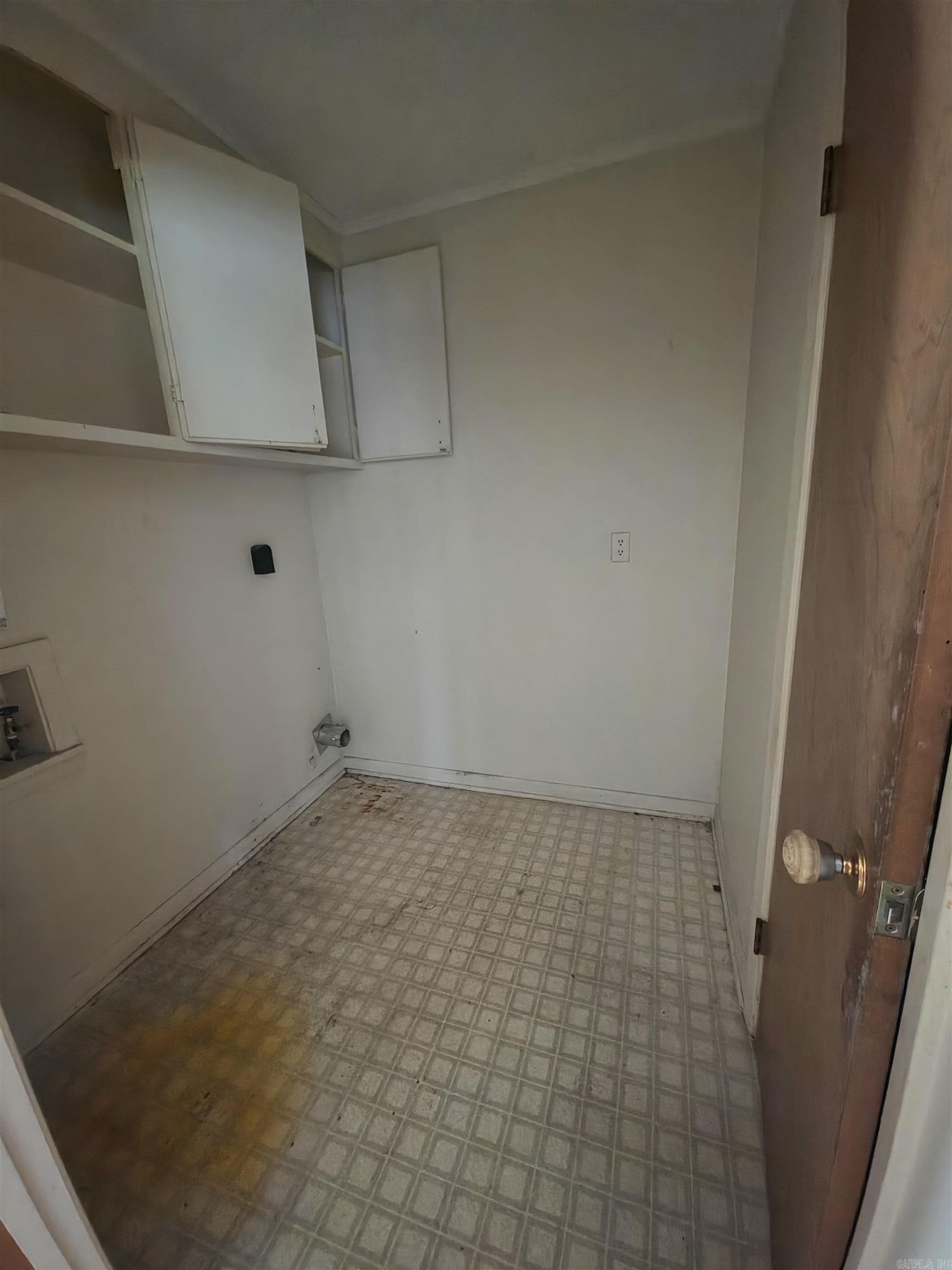 1208 Crestwood Dr Property Photo 6