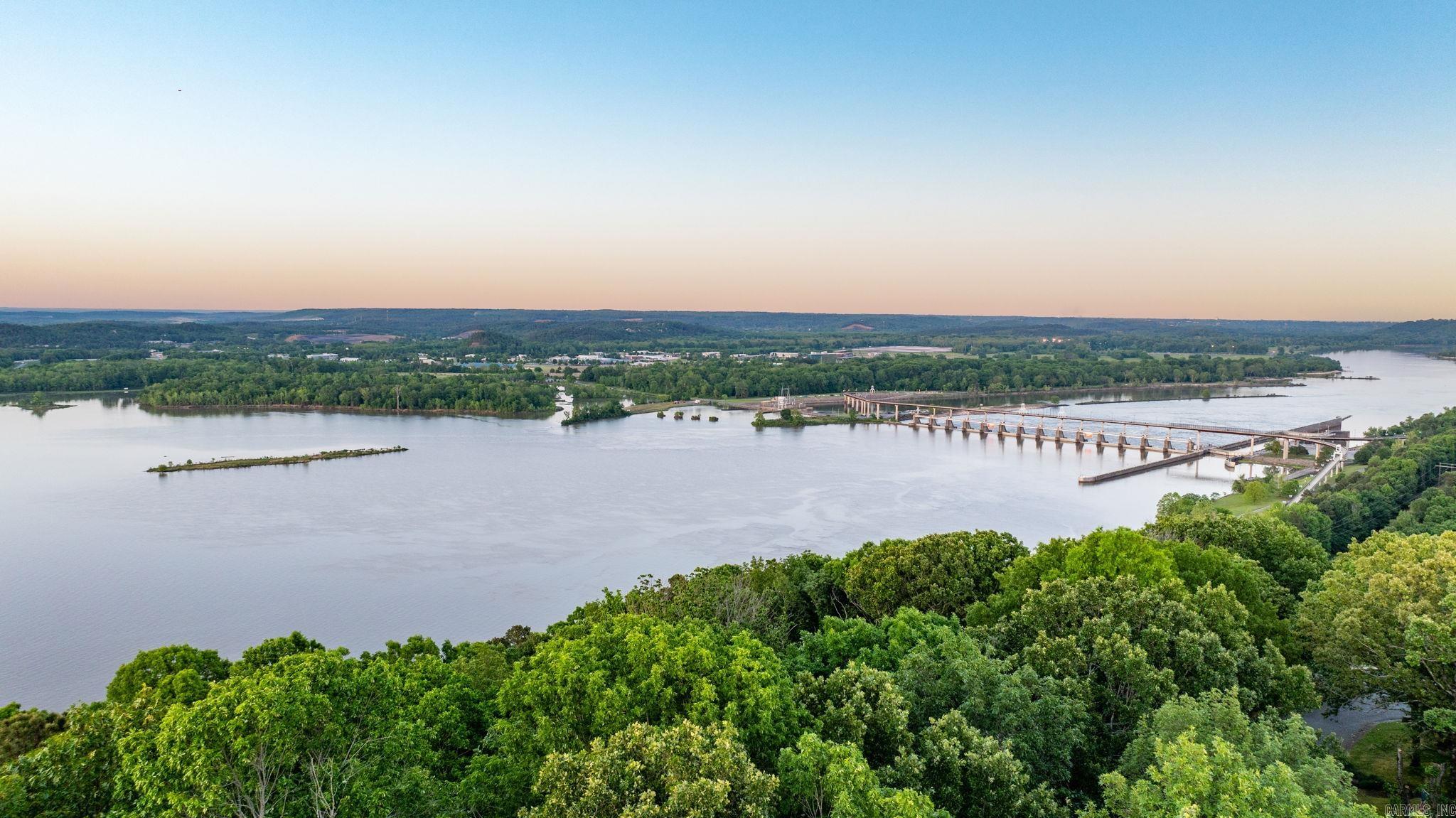 6 River View Point Property Photo 4