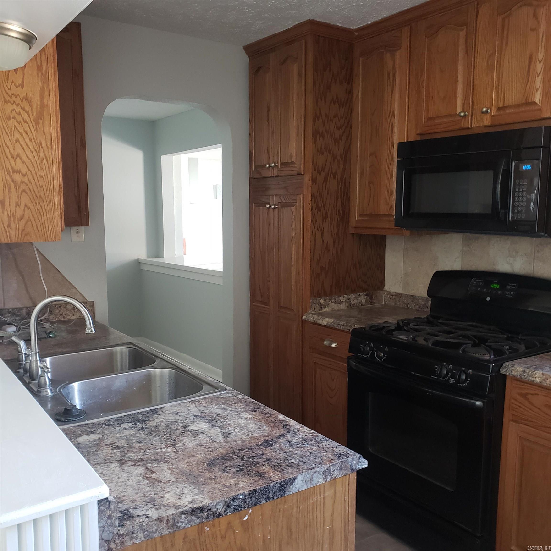 200 Braden Street Property Photo 5