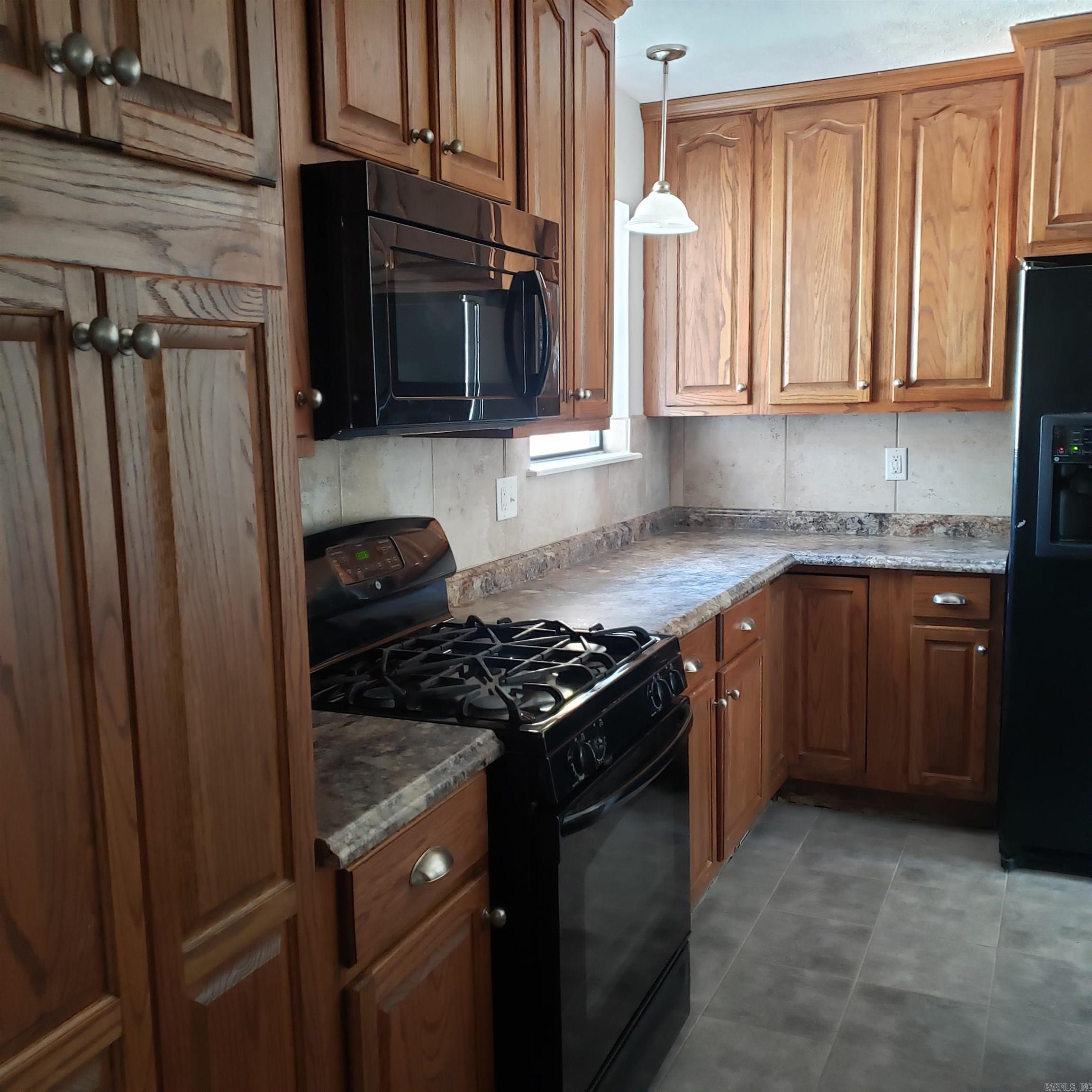 200 Braden Street Property Photo 9