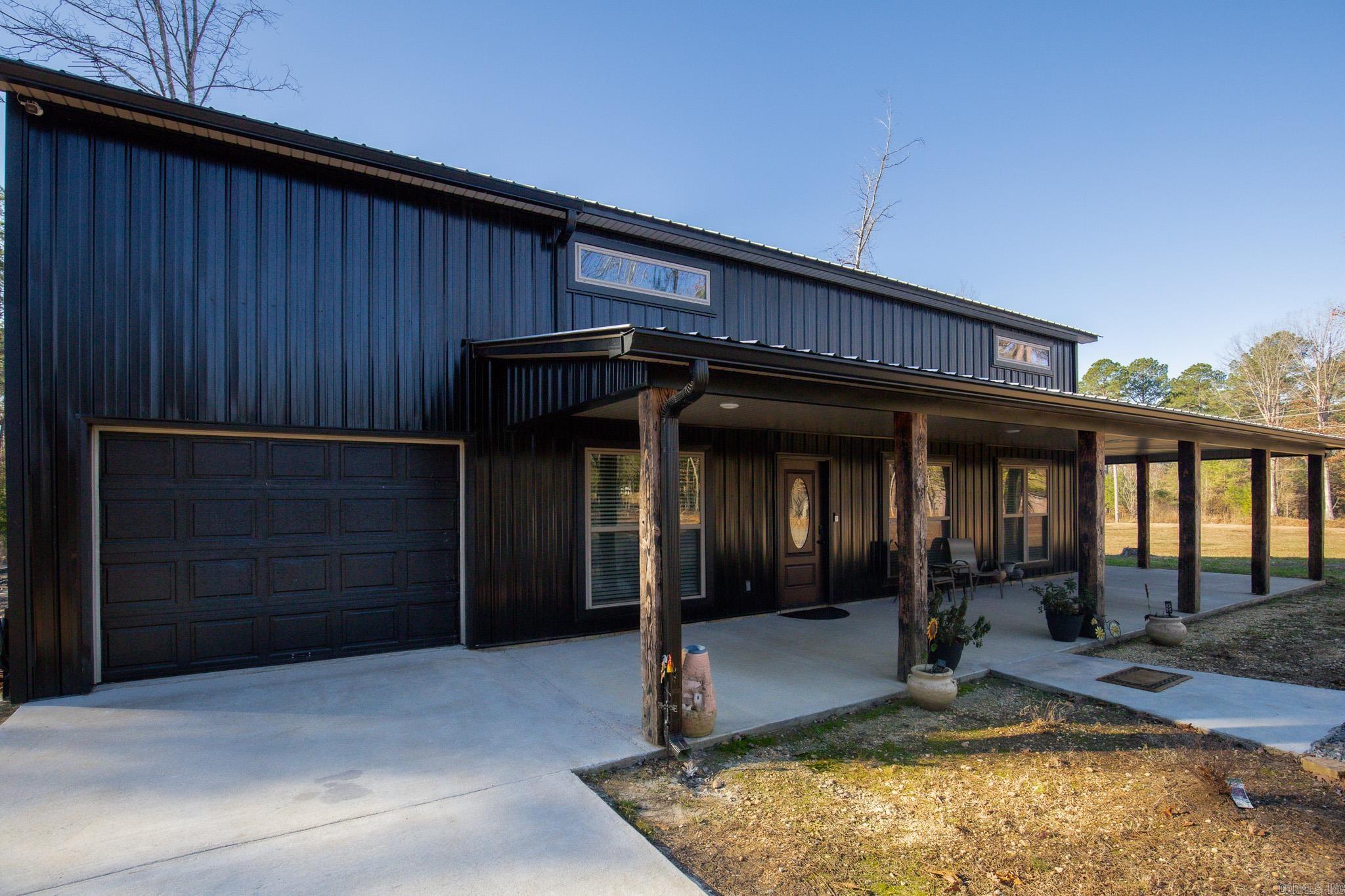 1002 County Rd 9 Property Photo 6