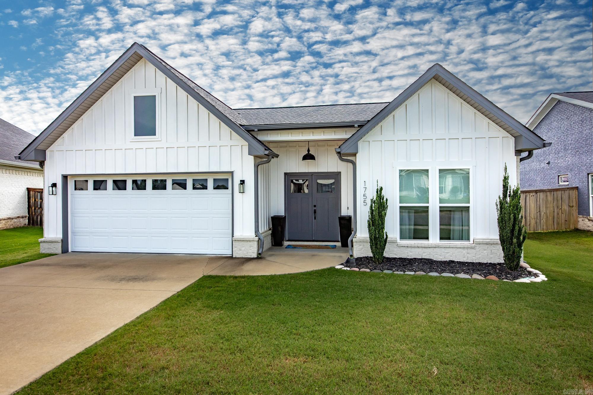 1755 Hobbiton Circle Property Photo 1