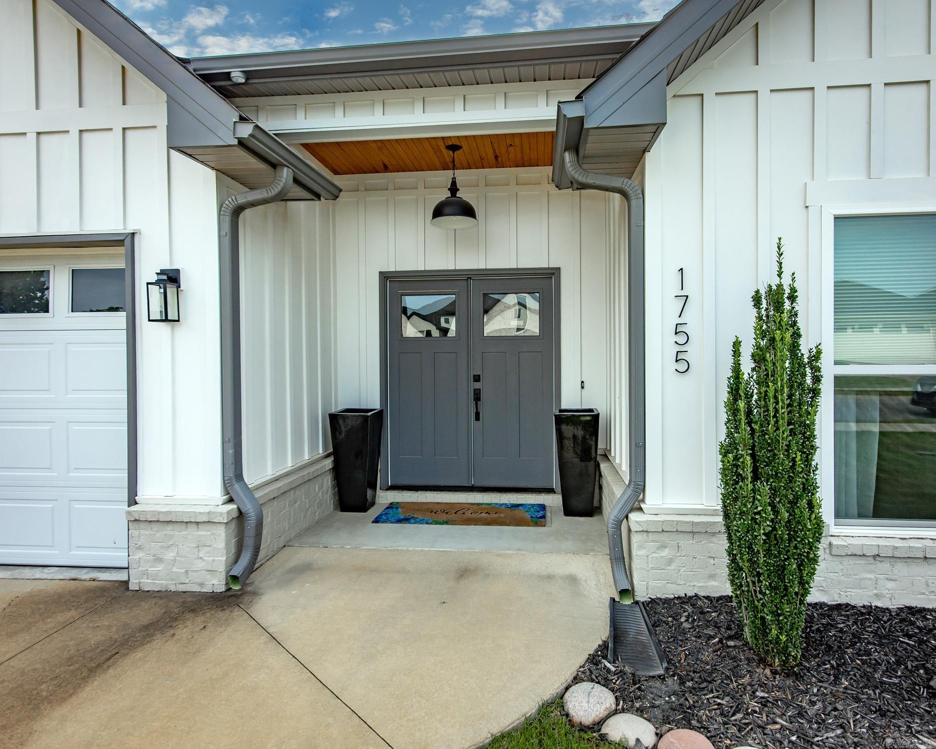 1755 Hobbiton Circle Property Photo 2