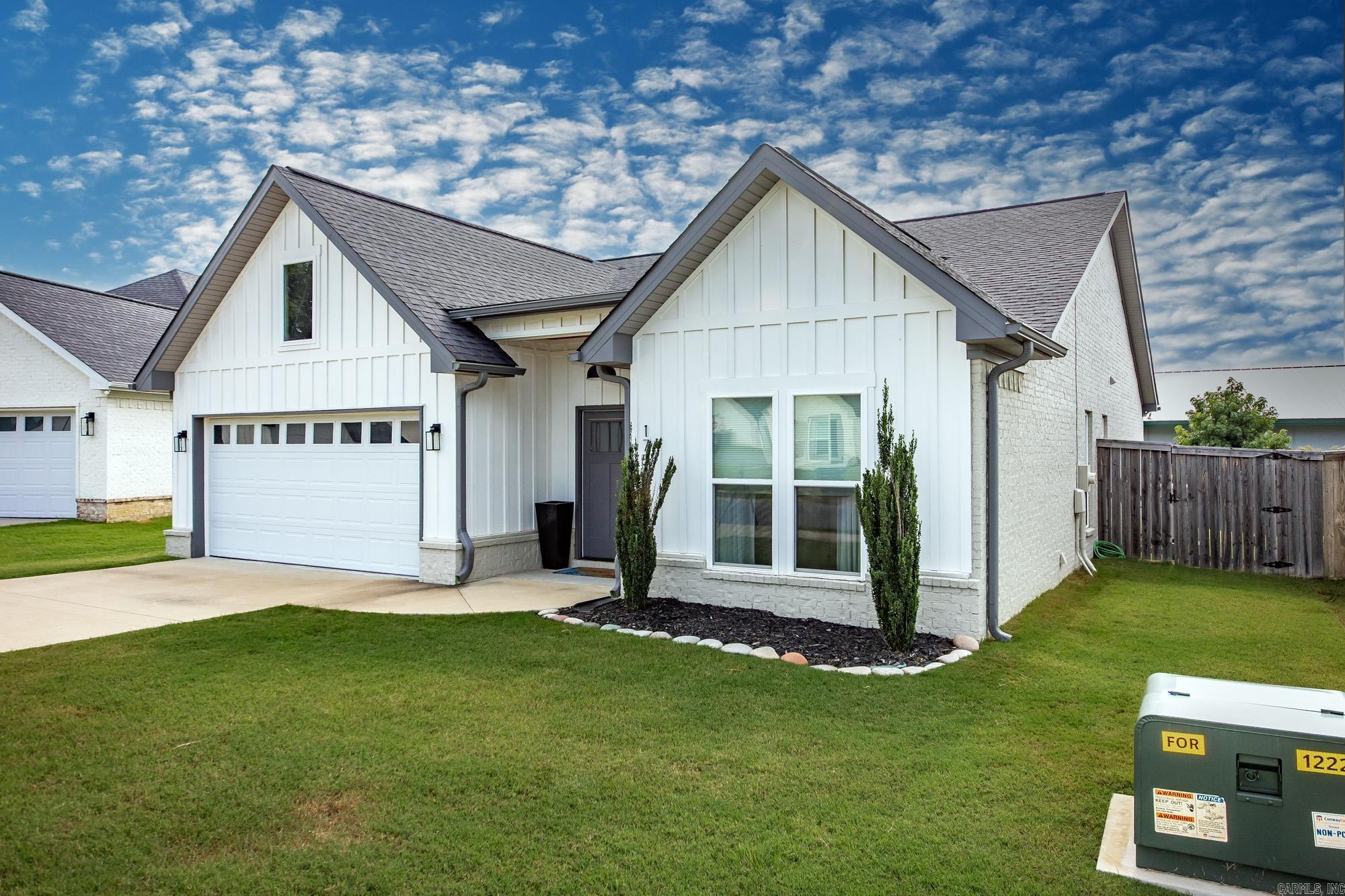1755 Hobbiton Circle Property Photo 34