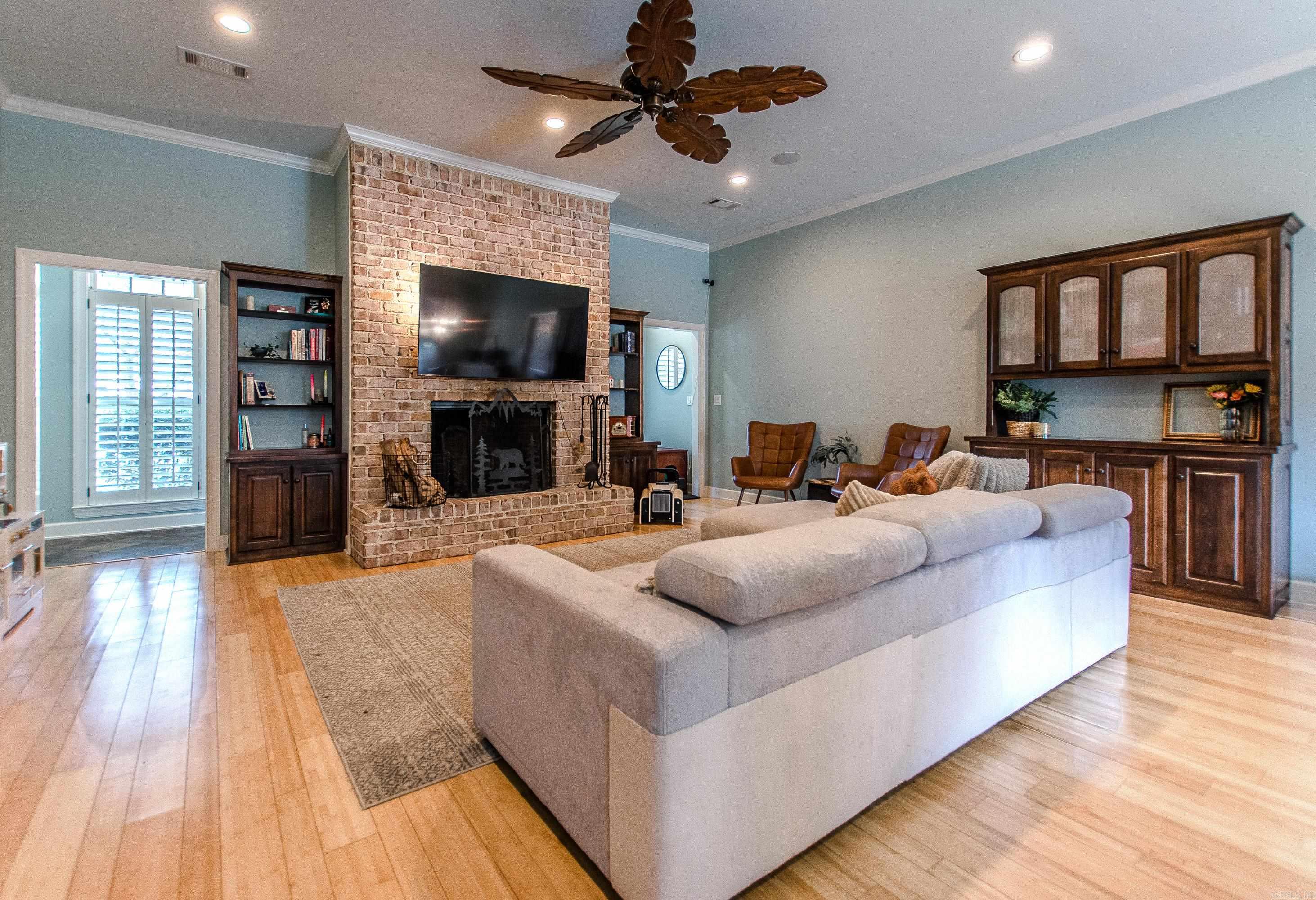 3710 Graceful Oaks Drive Property Photo 6