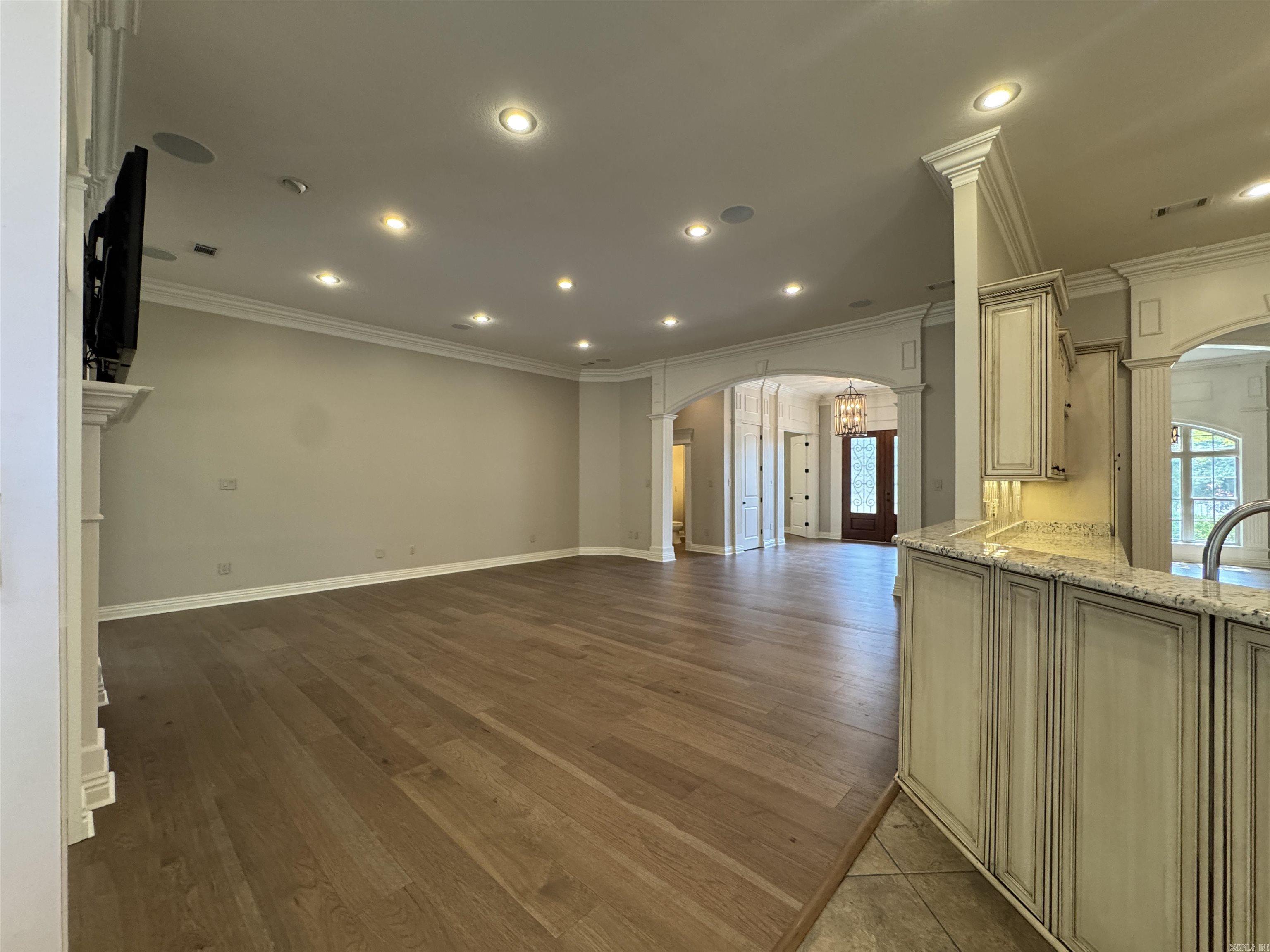 1228 W Lawson Property Photo 11