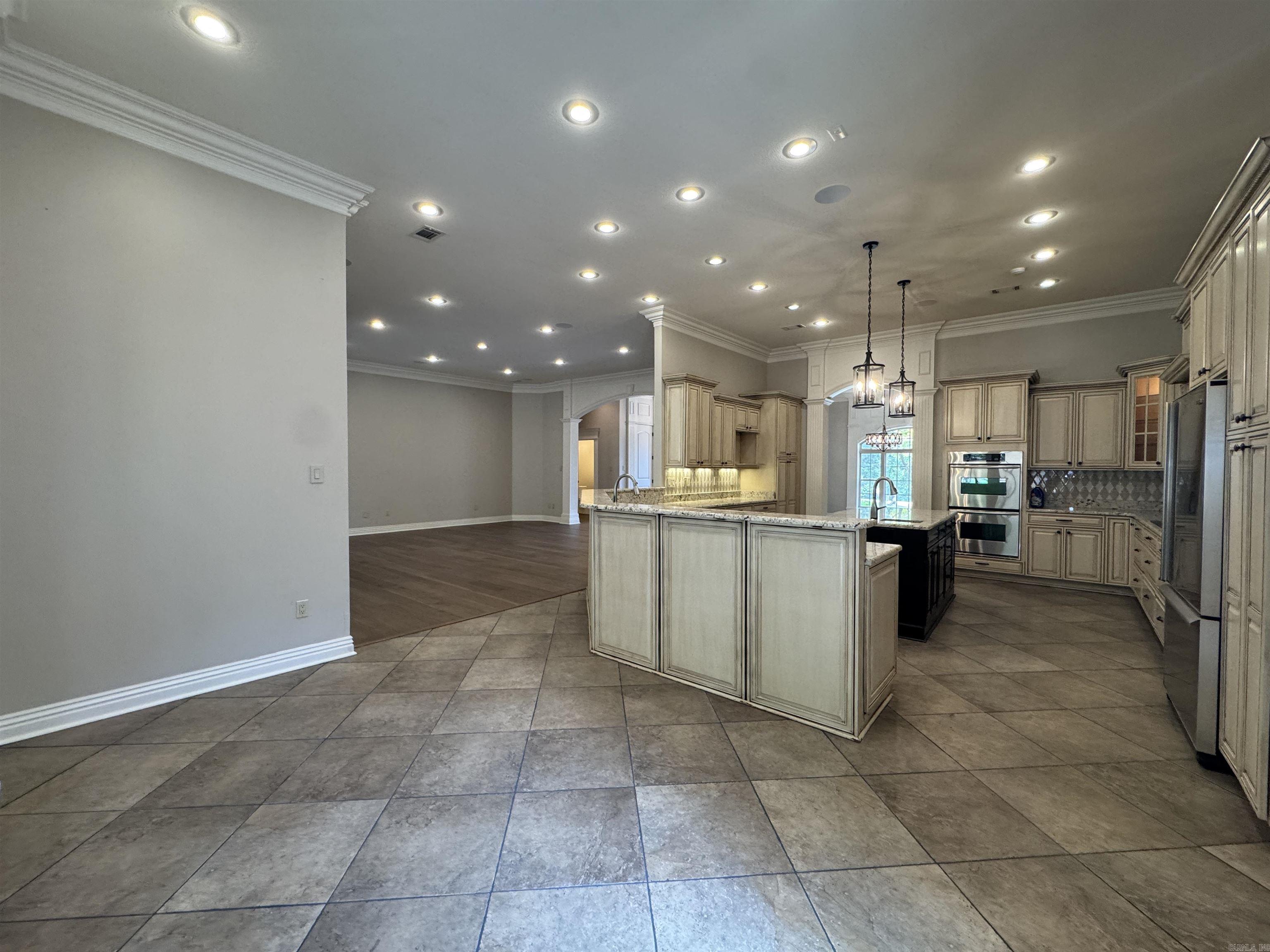 1228 W Lawson Property Photo 12