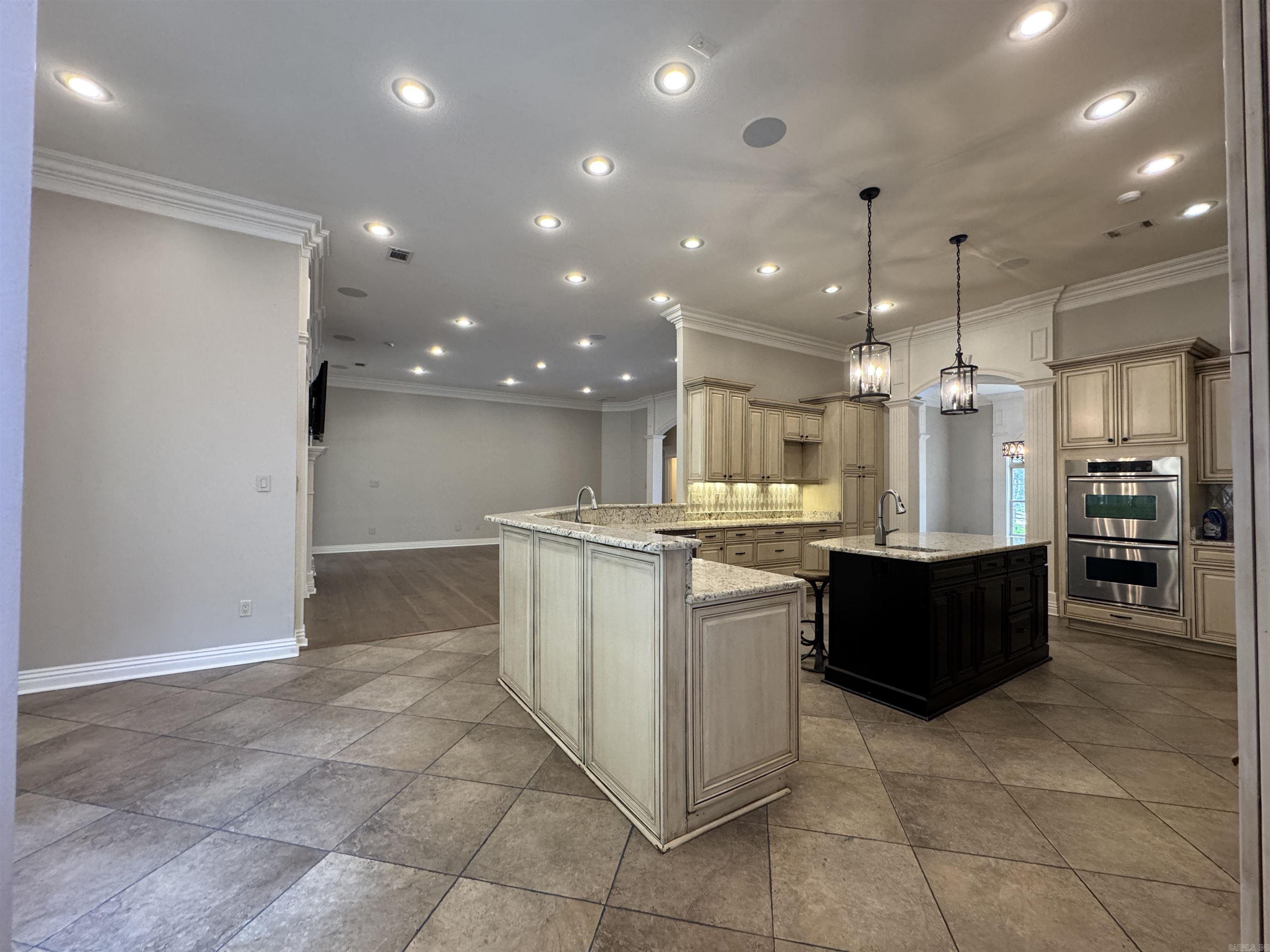 1228 W Lawson Property Photo 13