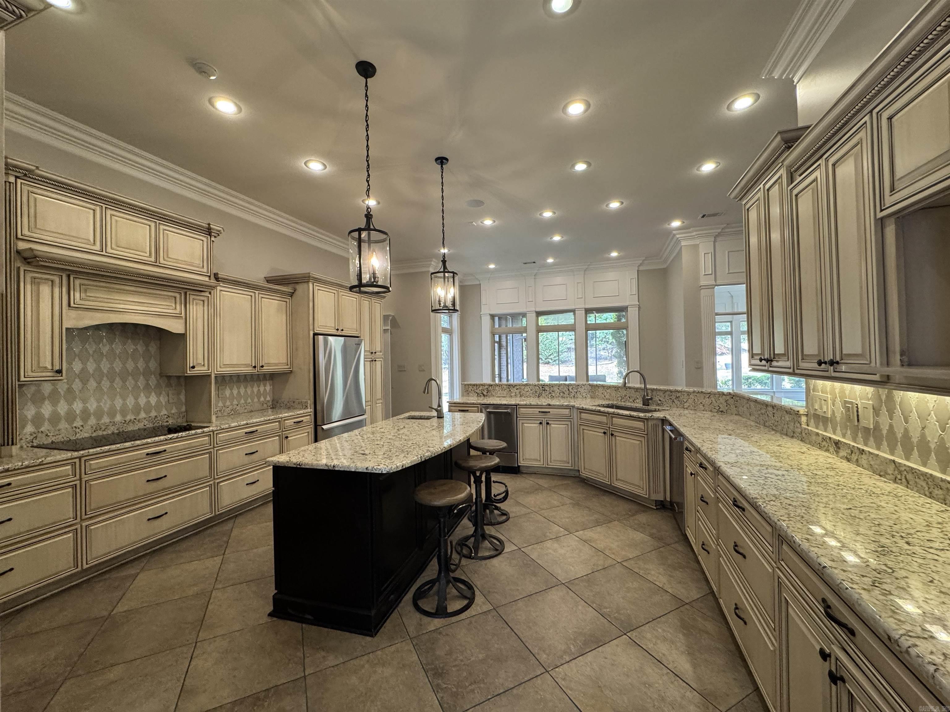 1228 W Lawson Property Photo 15