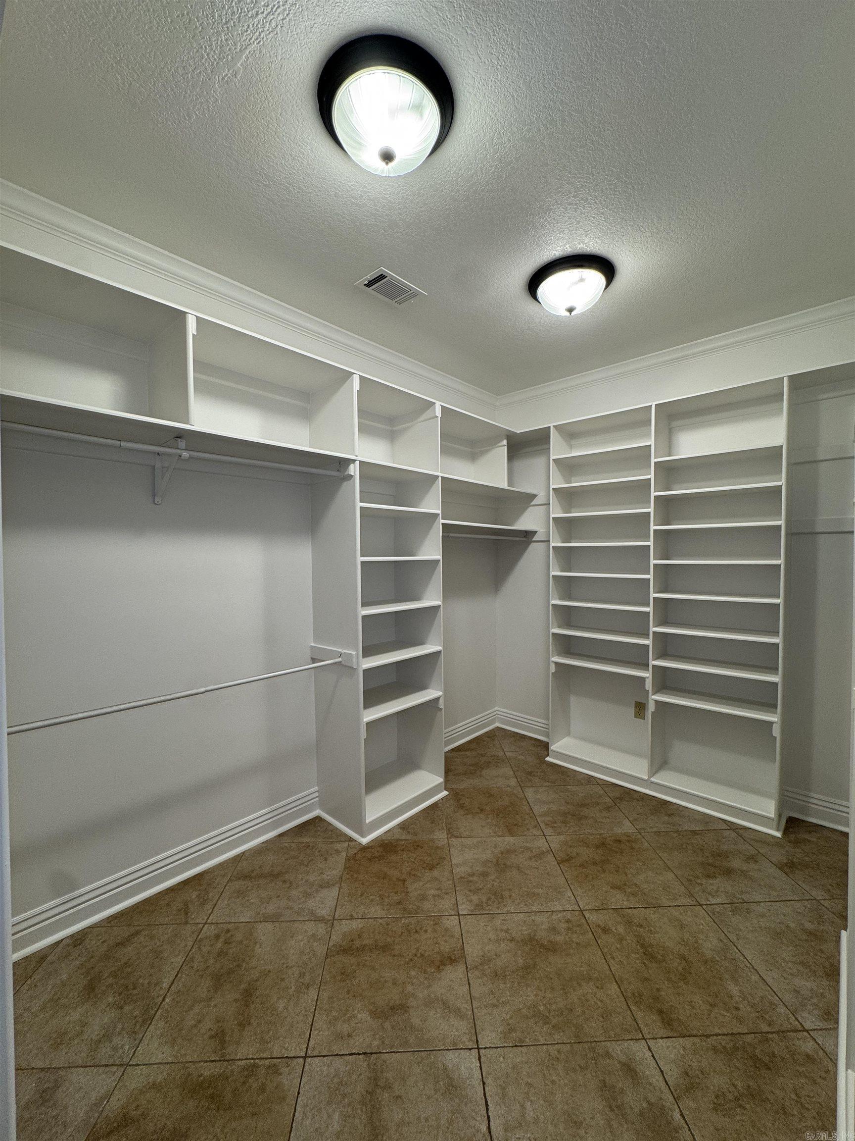 1228 W Lawson Property Photo 26