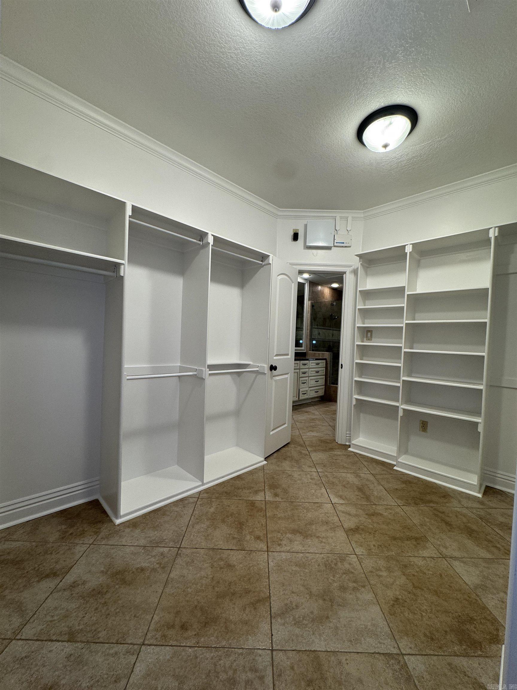 1228 W Lawson Property Photo 27