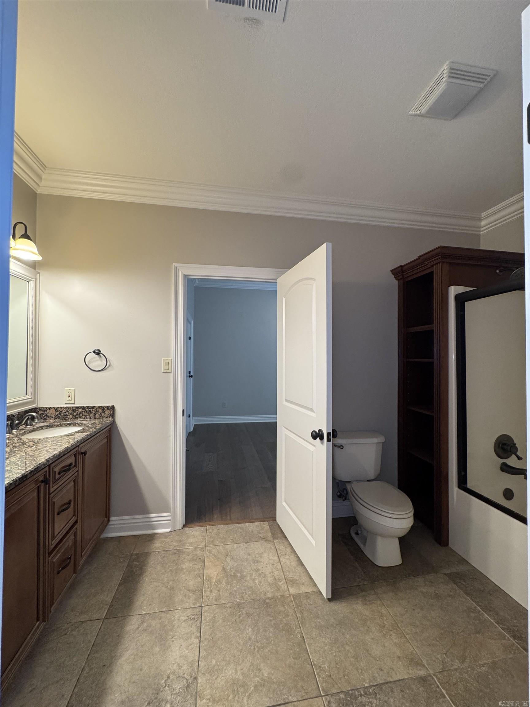 1228 W Lawson Property Photo 31