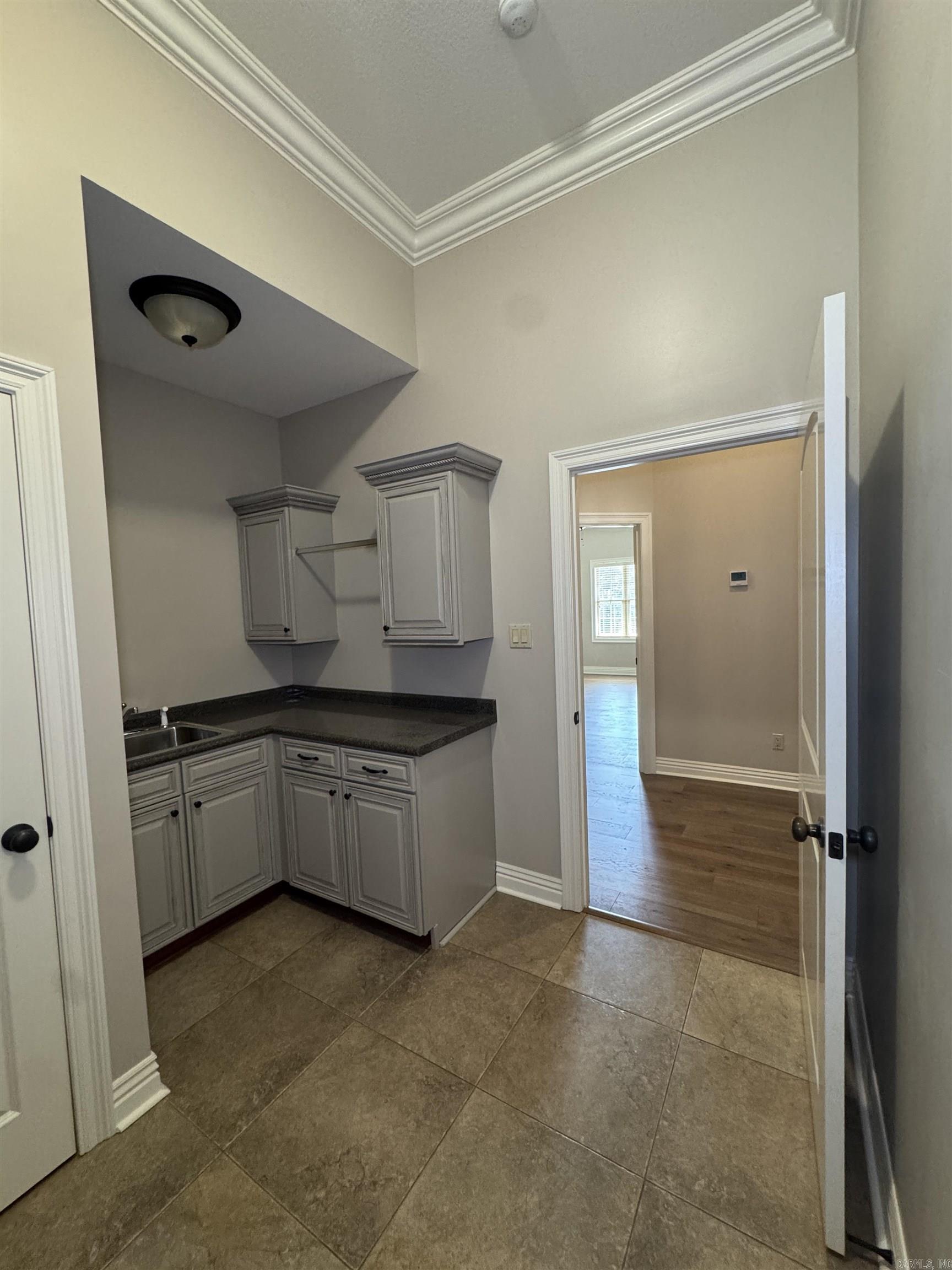 1228 W Lawson Property Photo 37