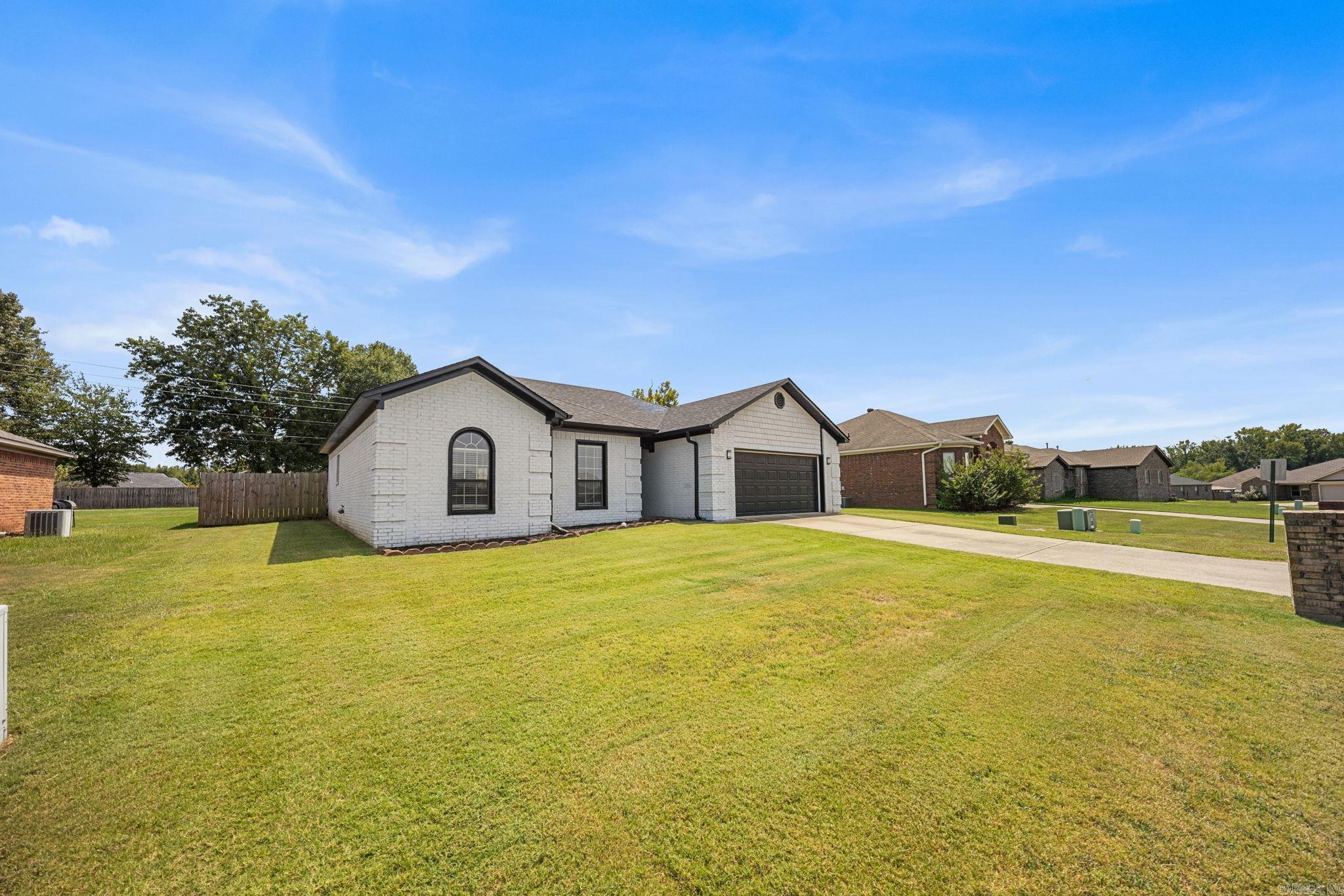 2422 Bluestone Dr Property Photo 4
