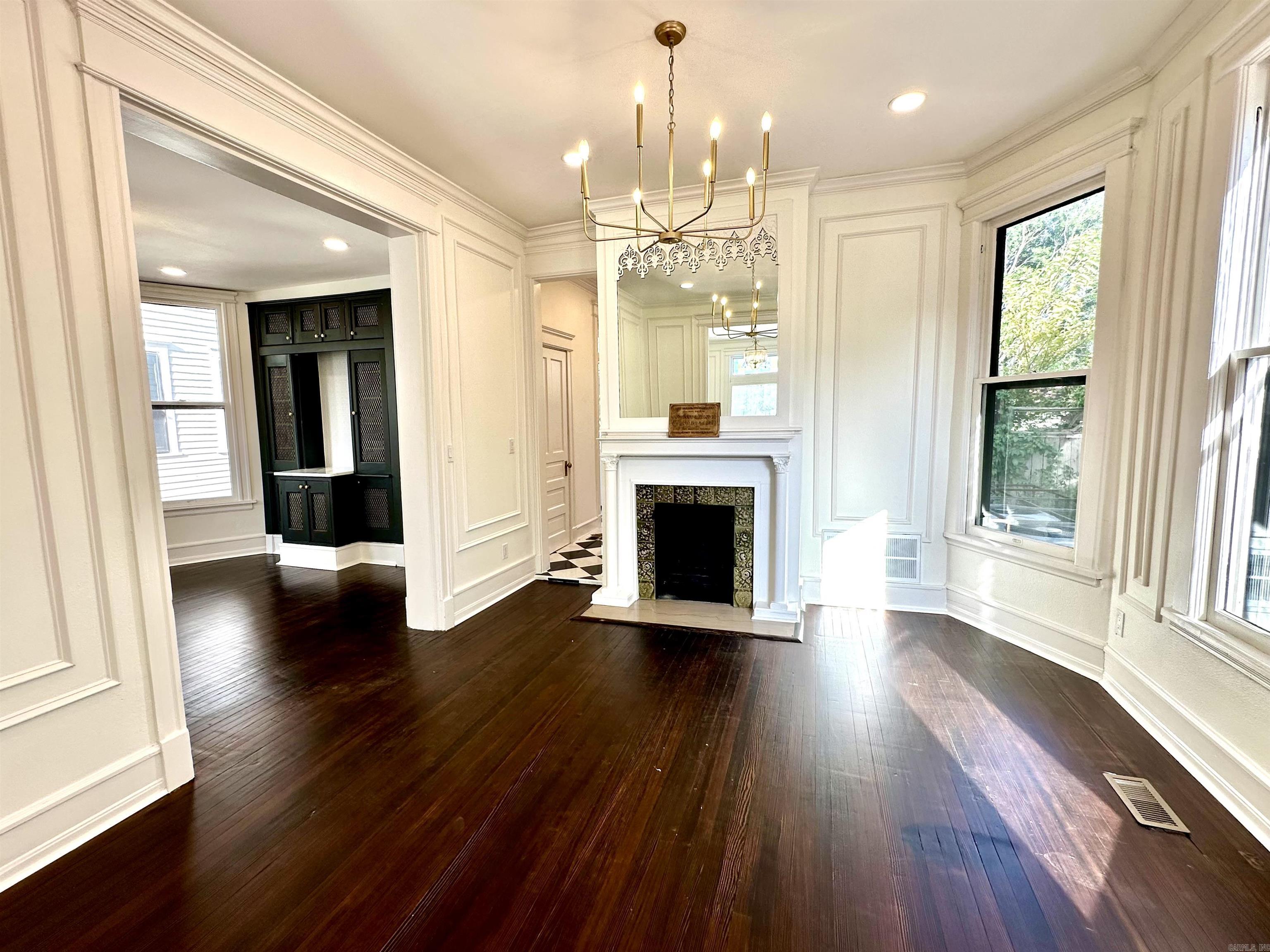 1605 Center Street Property Photo 4