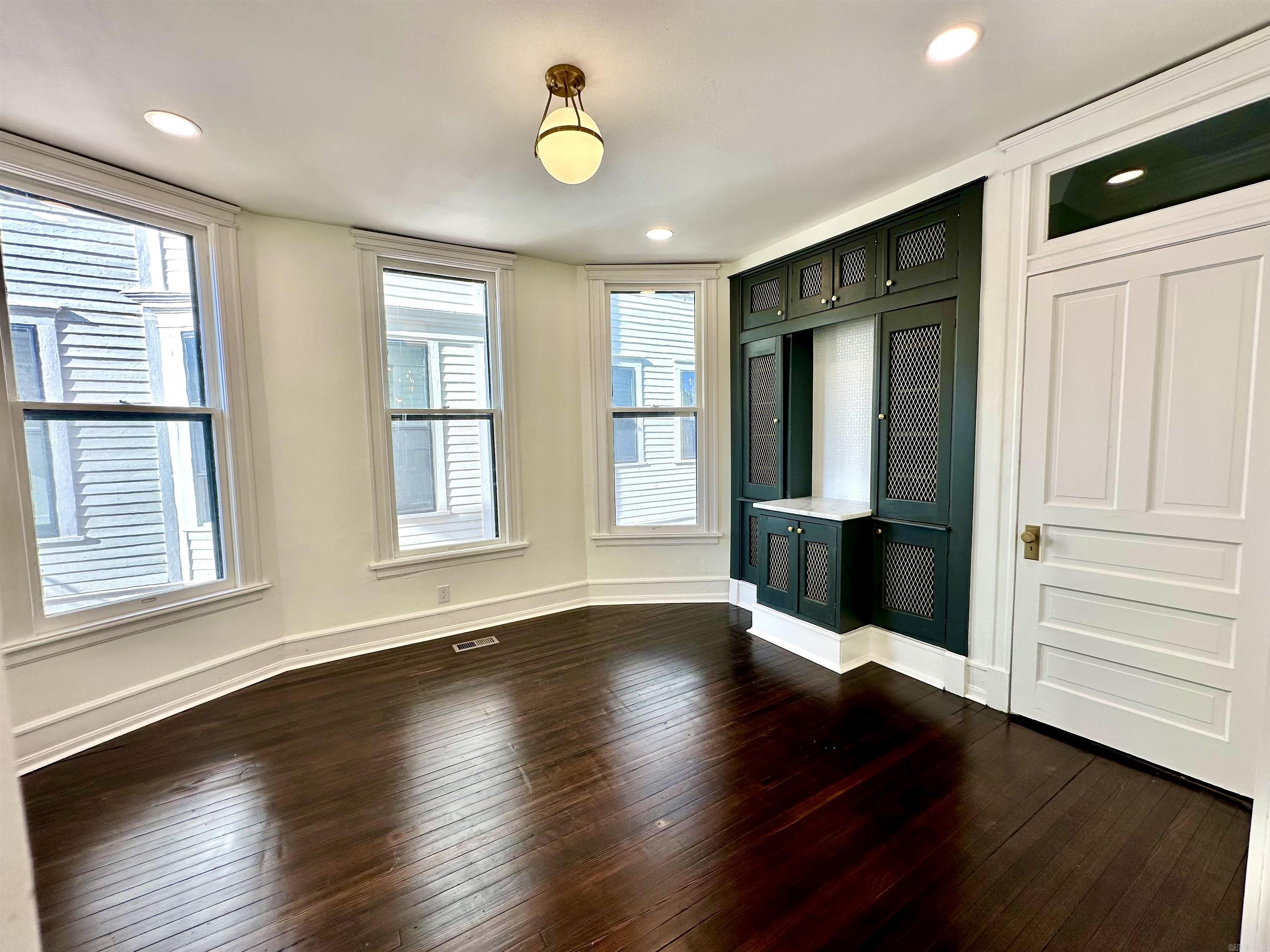 1605 Center Street Property Photo 7