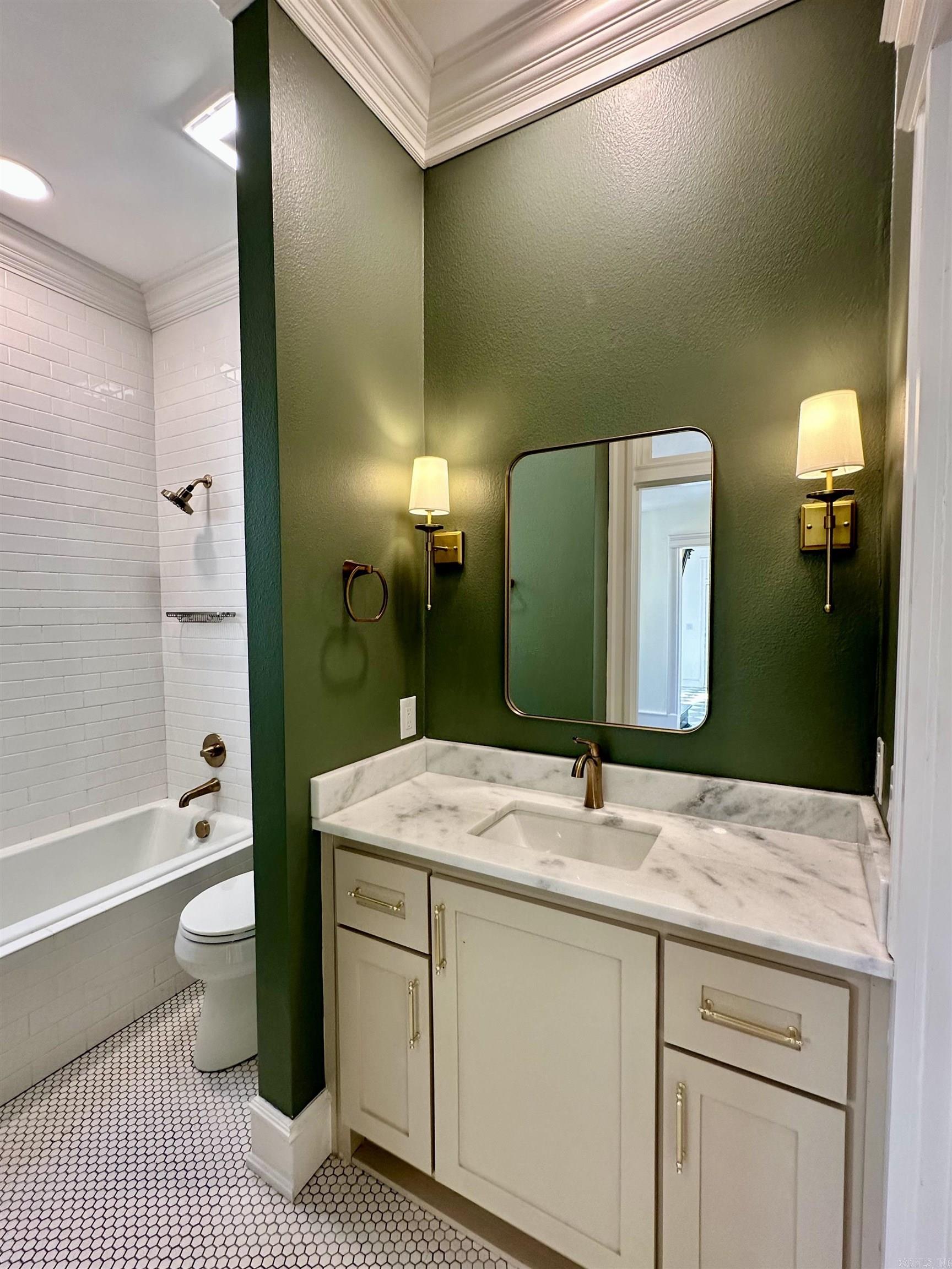 1605 Center Street Property Photo 10