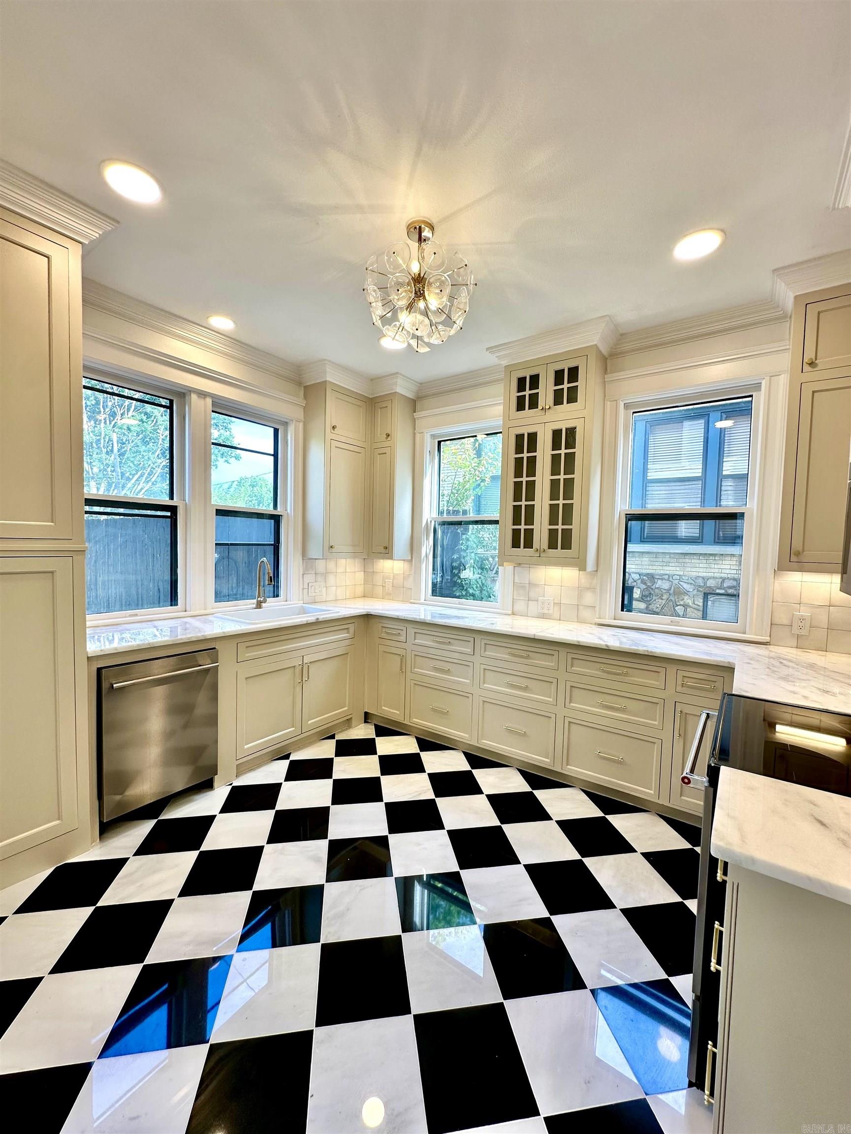 1605 Center Street Property Photo 11