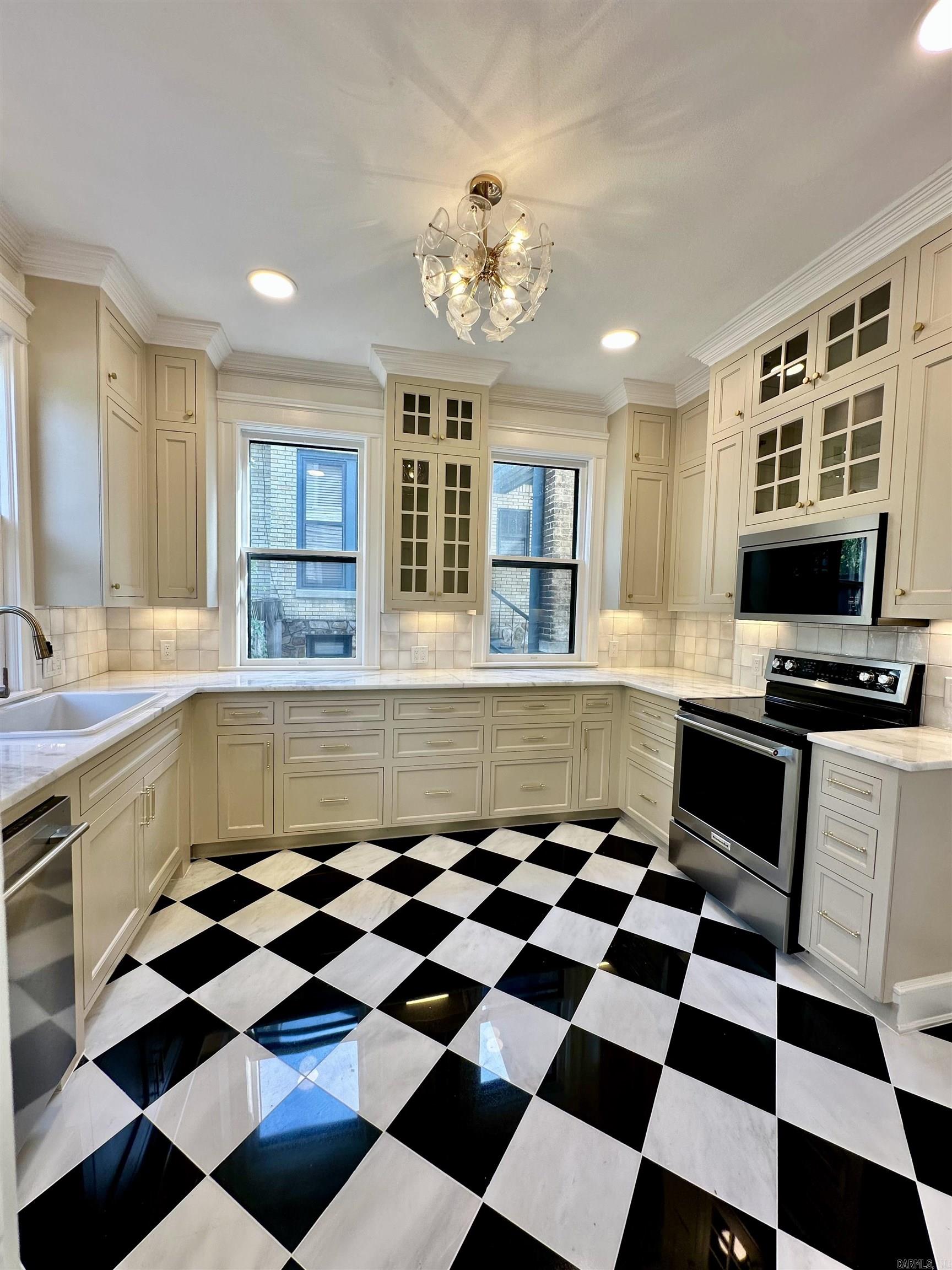 1605 Center Street Property Photo 12