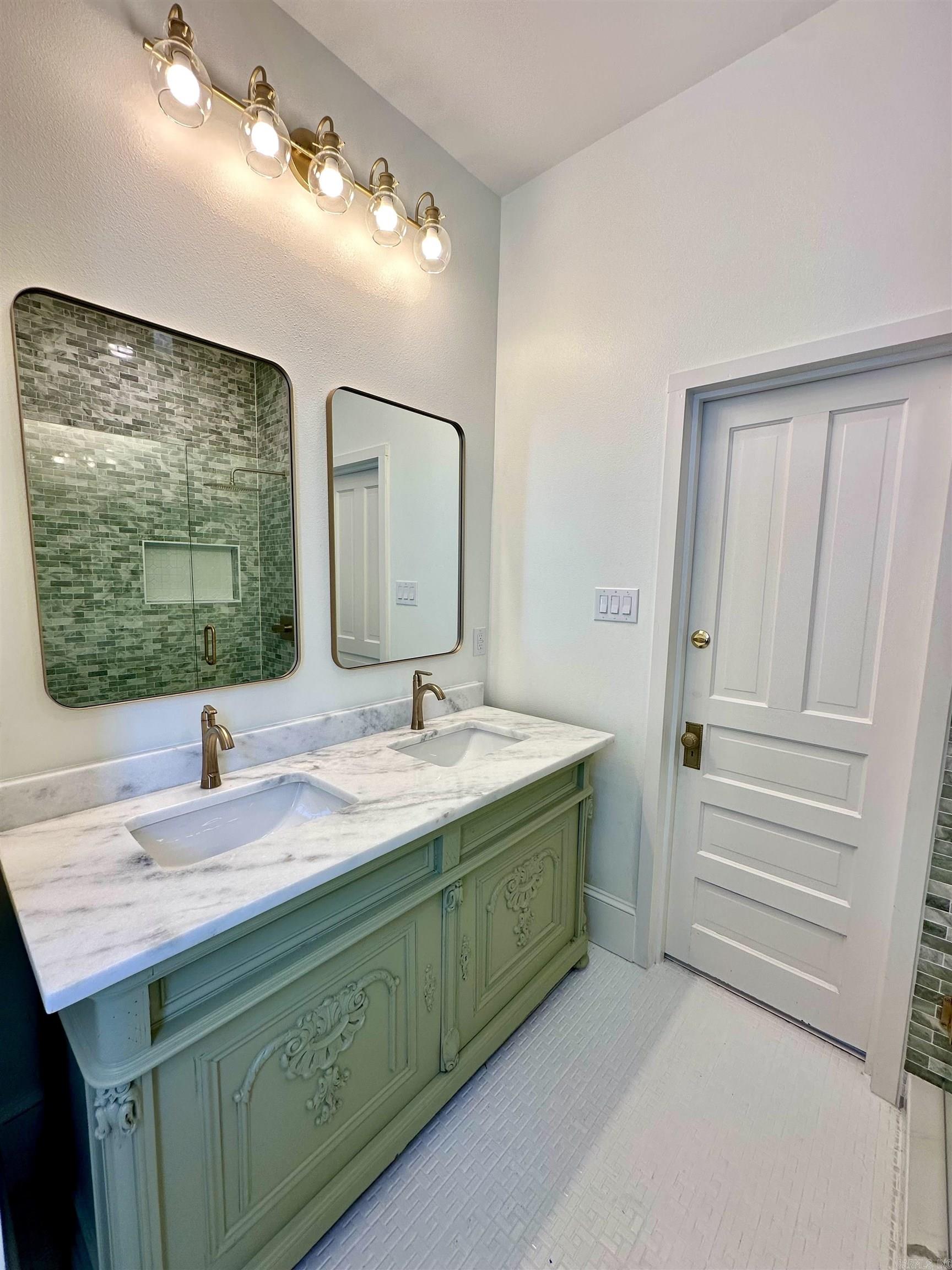 1605 Center Street Property Photo 22