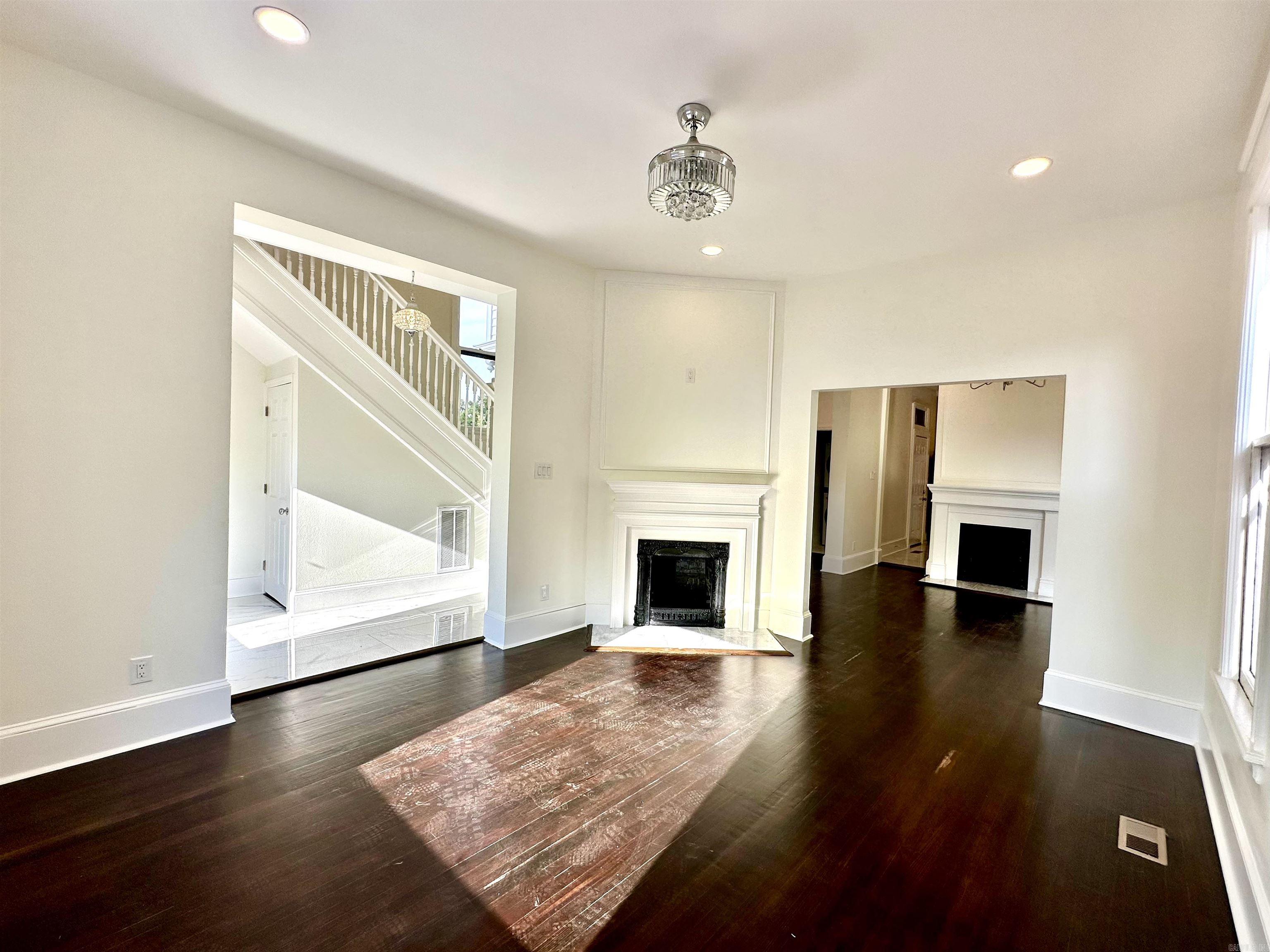 1601 Center Street Property Photo 4