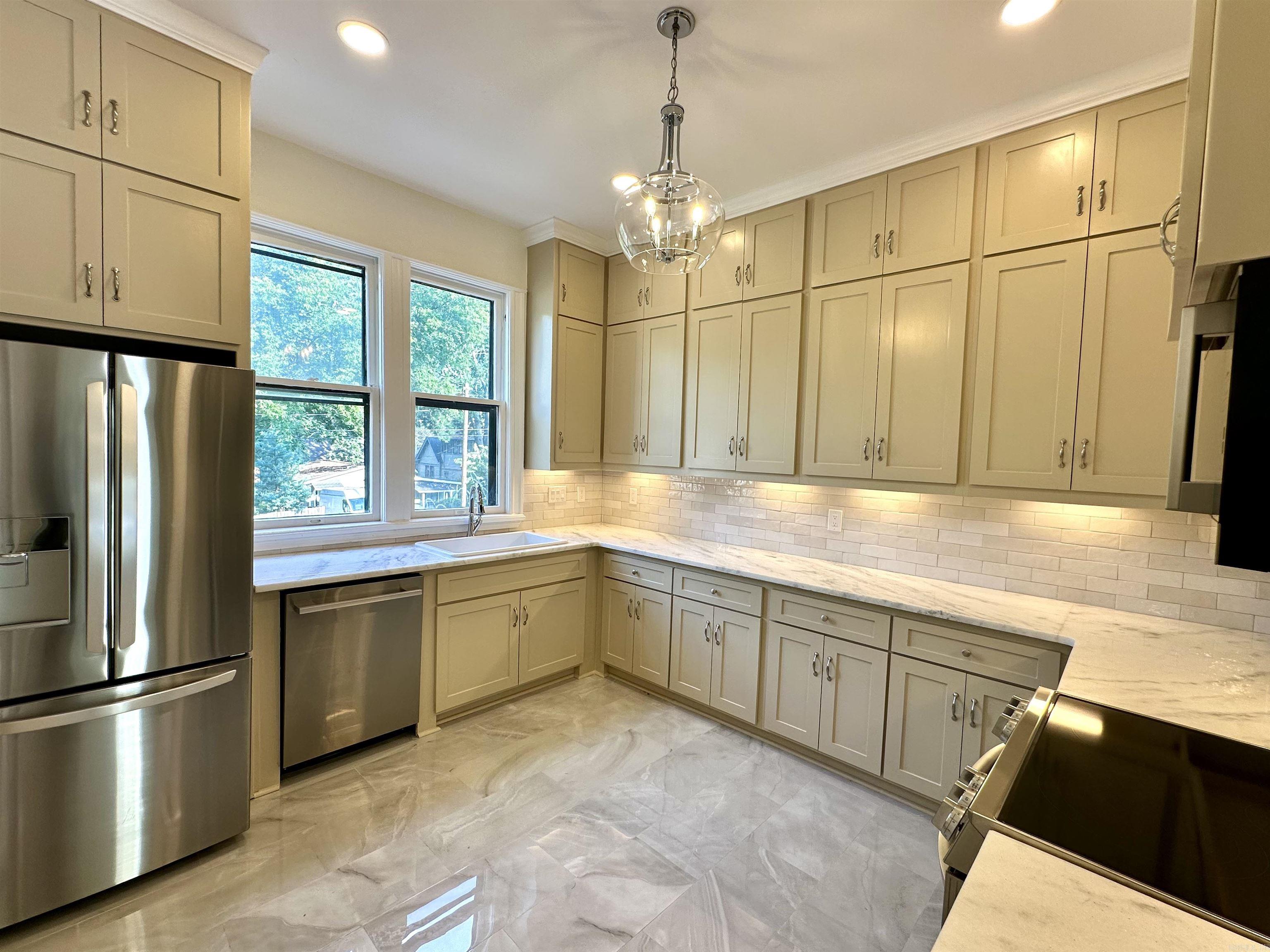 1601 Center Street Property Photo 11