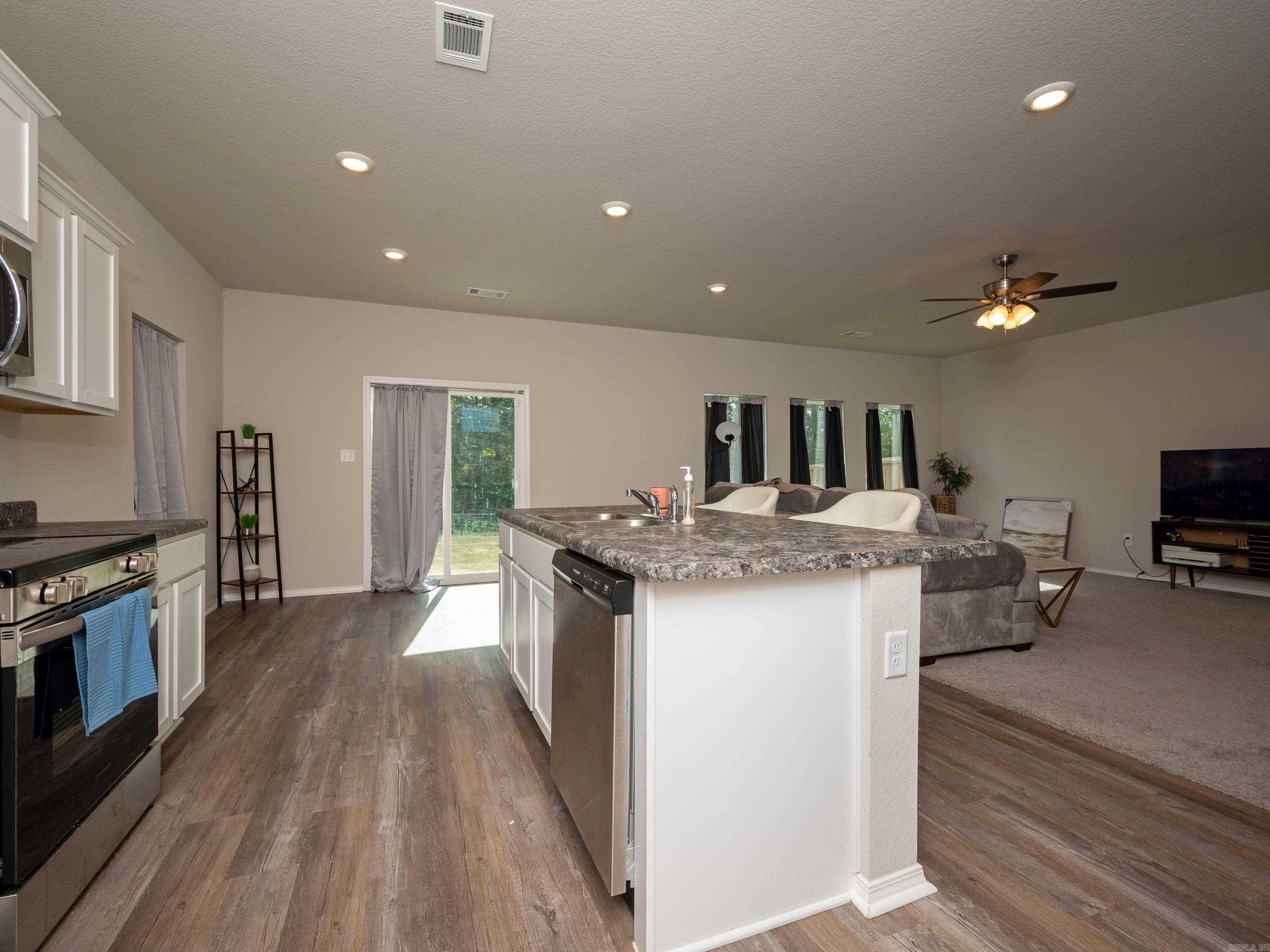 1530 Carillon Lane Property Photo 3