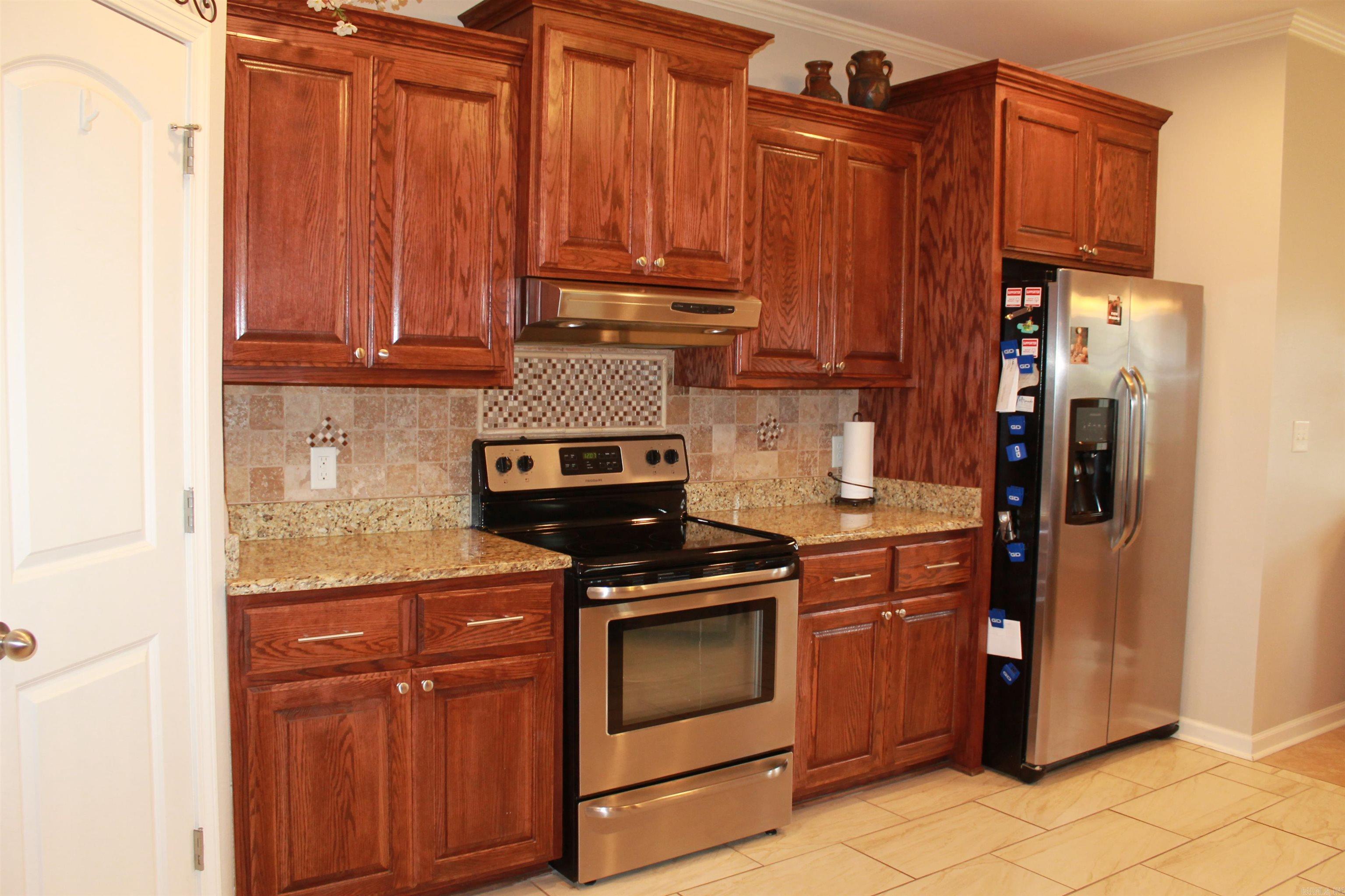 464 Augusta Drive Property Photo 6
