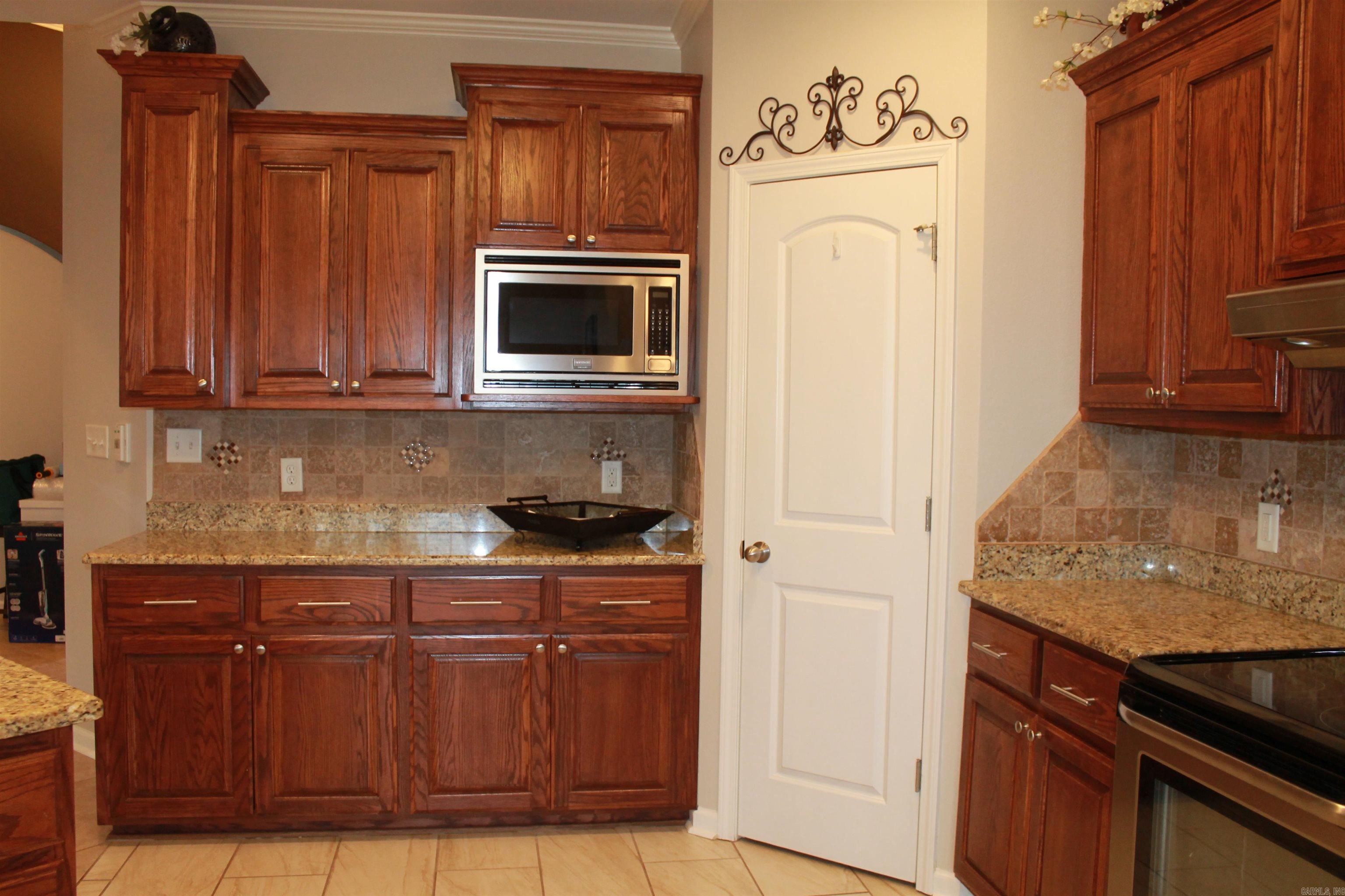464 Augusta Drive Property Photo 8